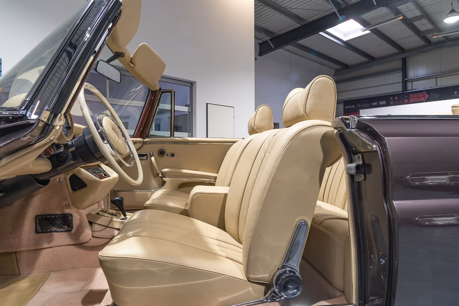 Mercedes-Benz W111 280 SE 3.5 Cabriolet