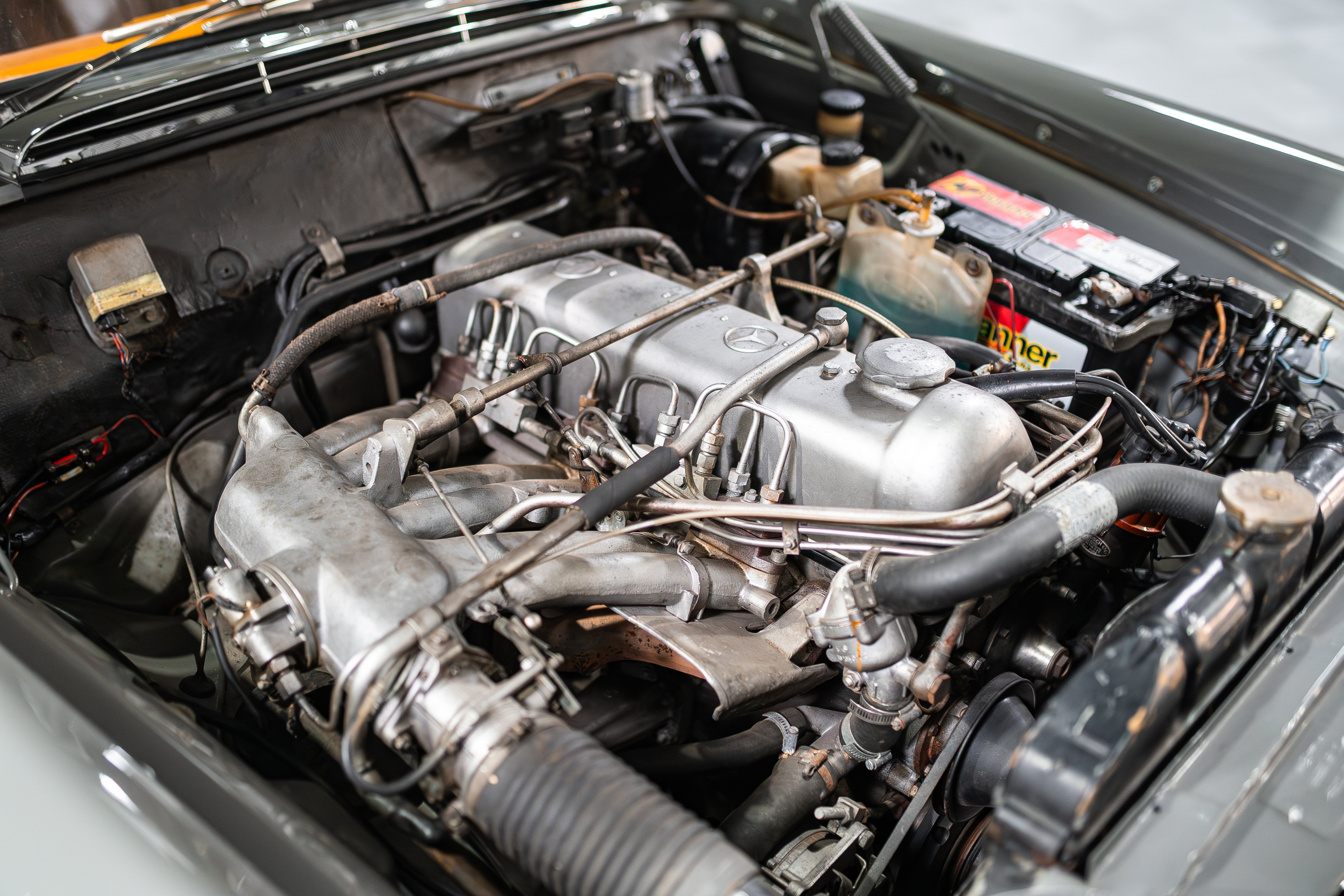 Mercedes-Benz 220 SE W111
