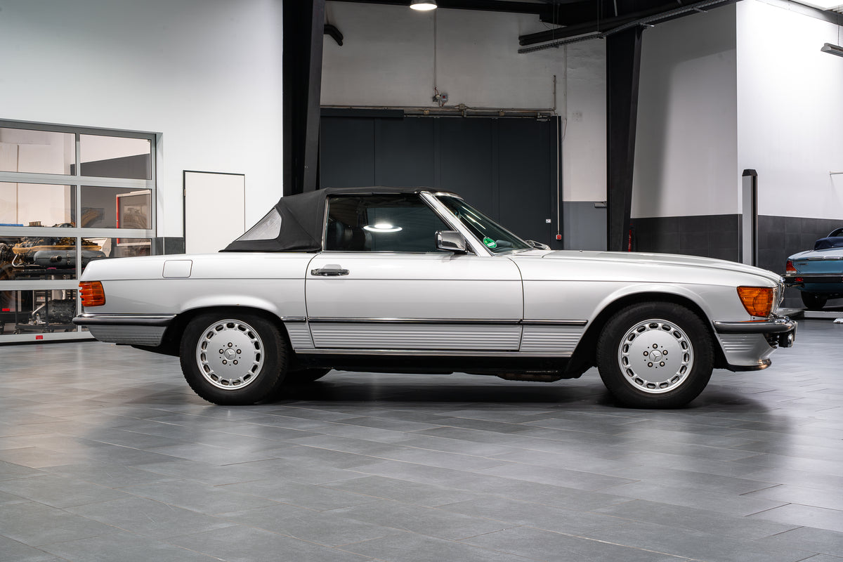 Mercedes-Benz R107 500 SL