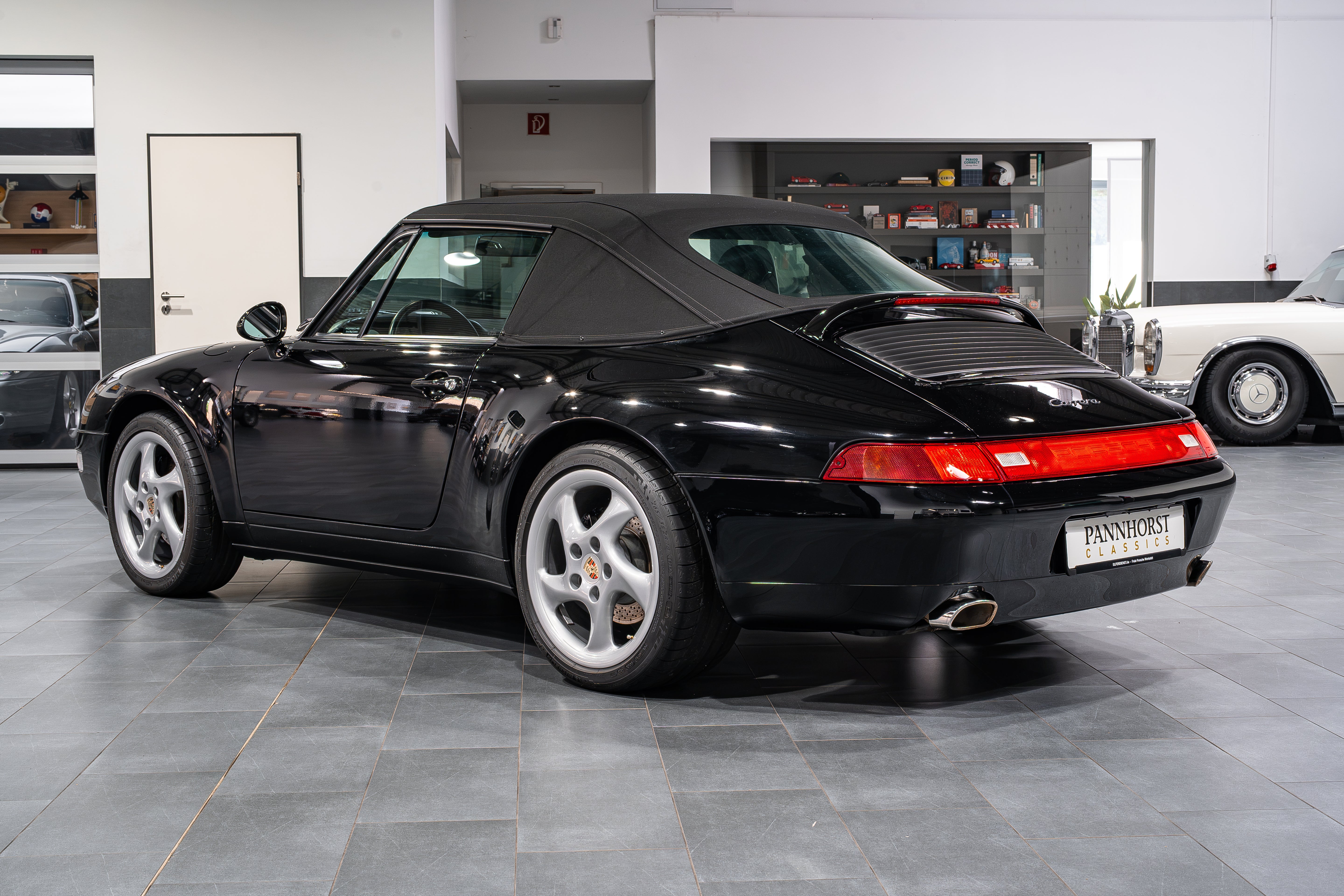 Porsche 911 (993) Carrera Cabriolet