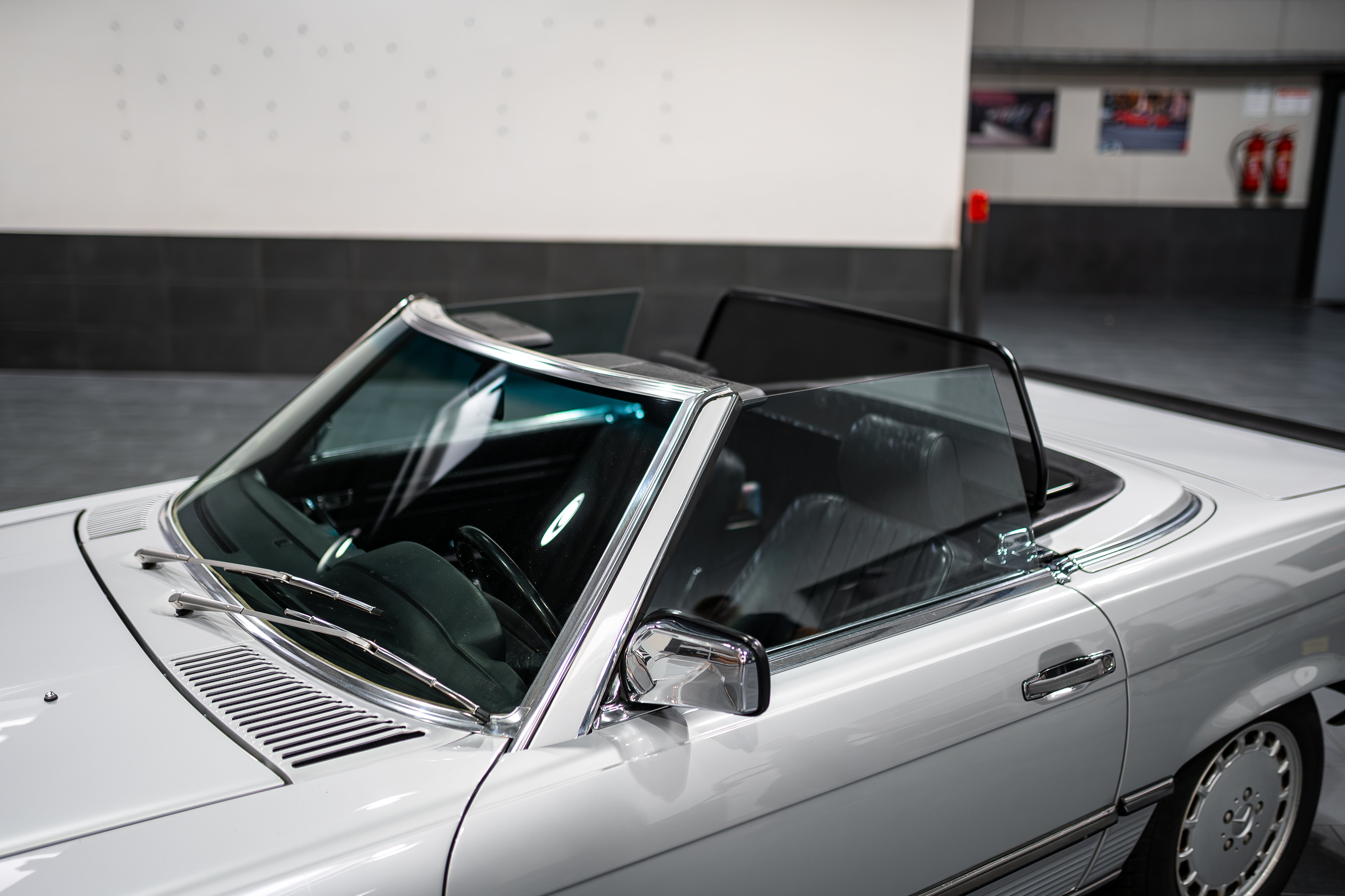 Mercedes-Benz R107 500 SL
