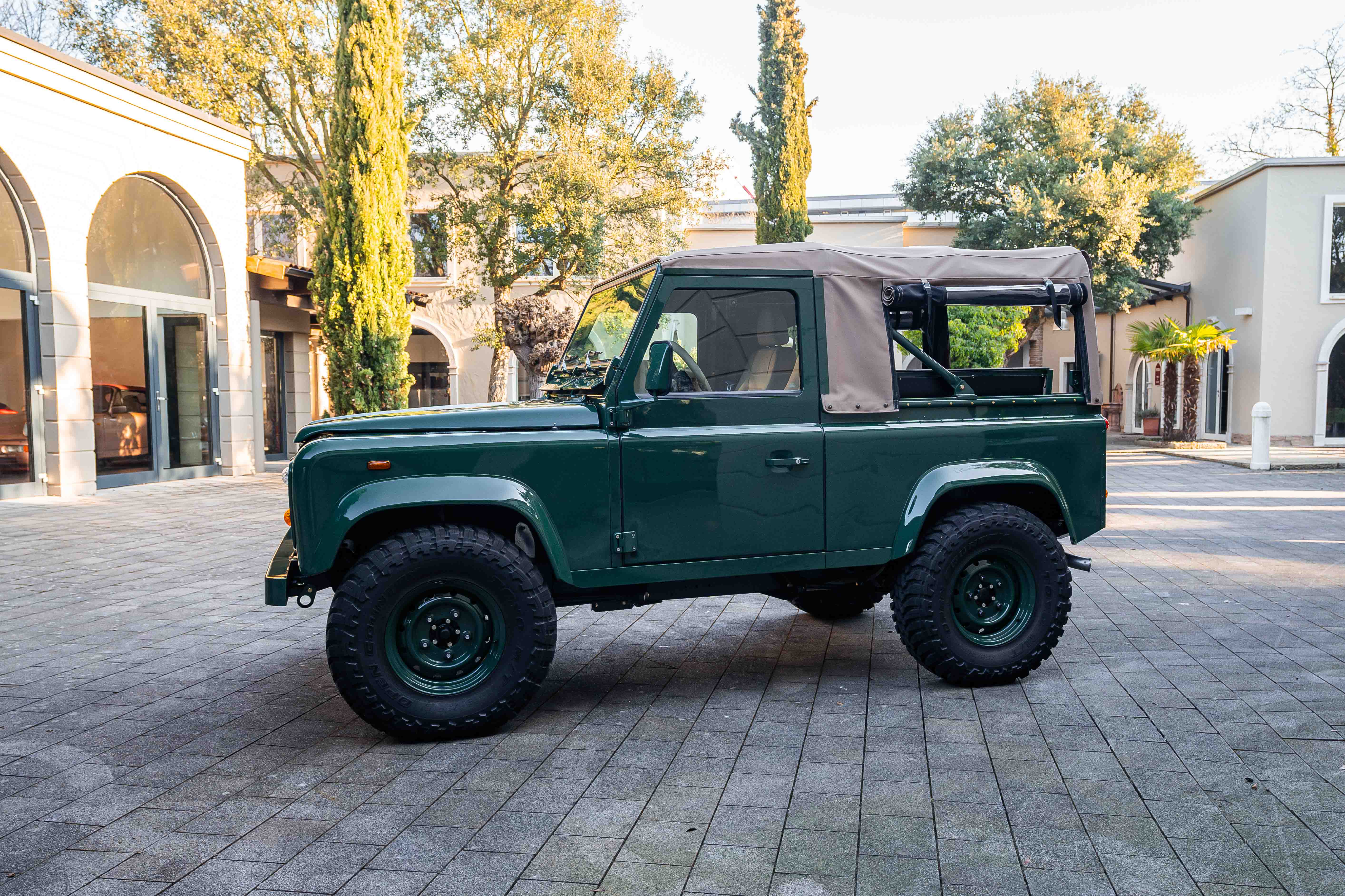 Land Rover Defender 90 Td5 Cabriolet