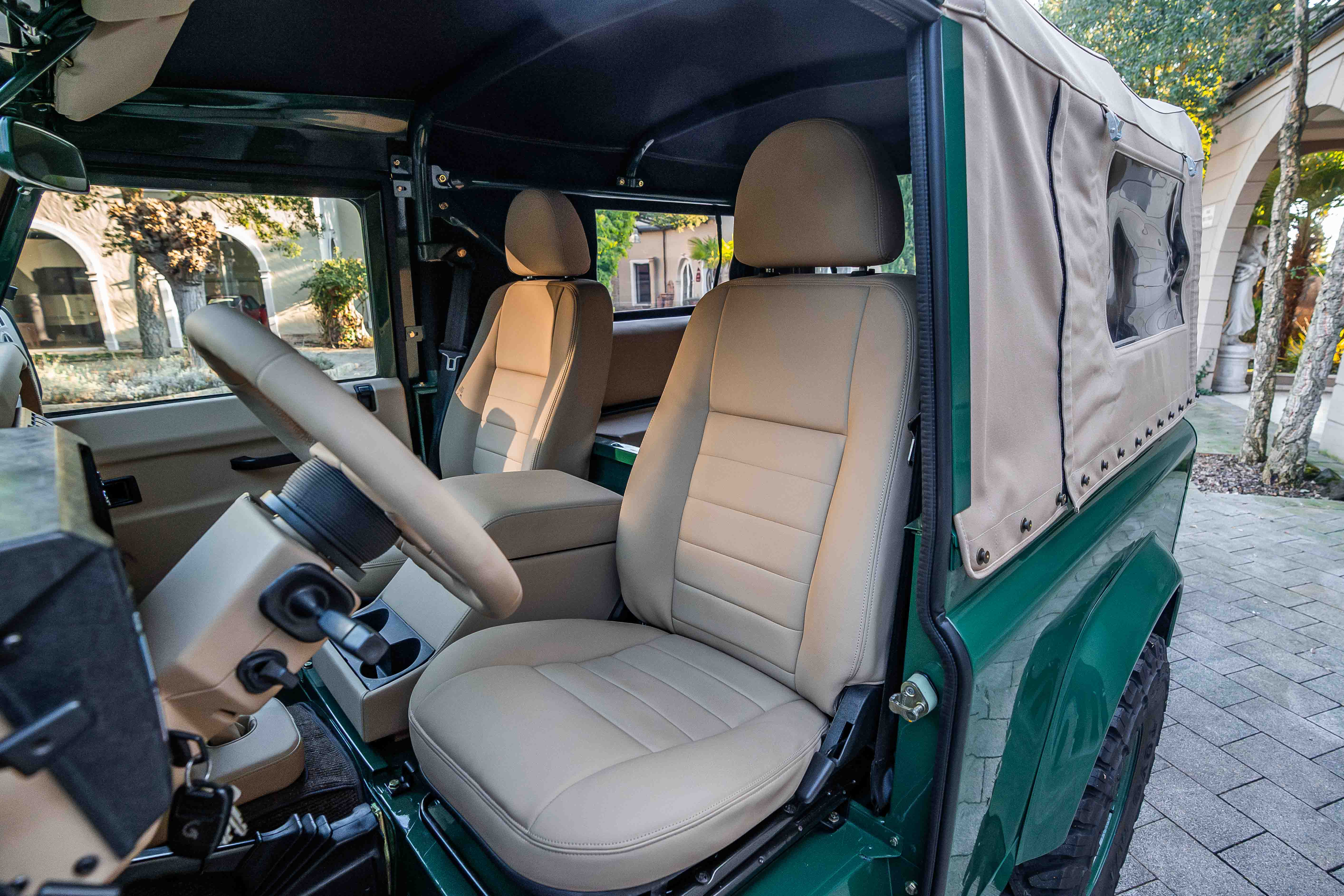 Land Rover Defender 90 Td5 Cabriolet