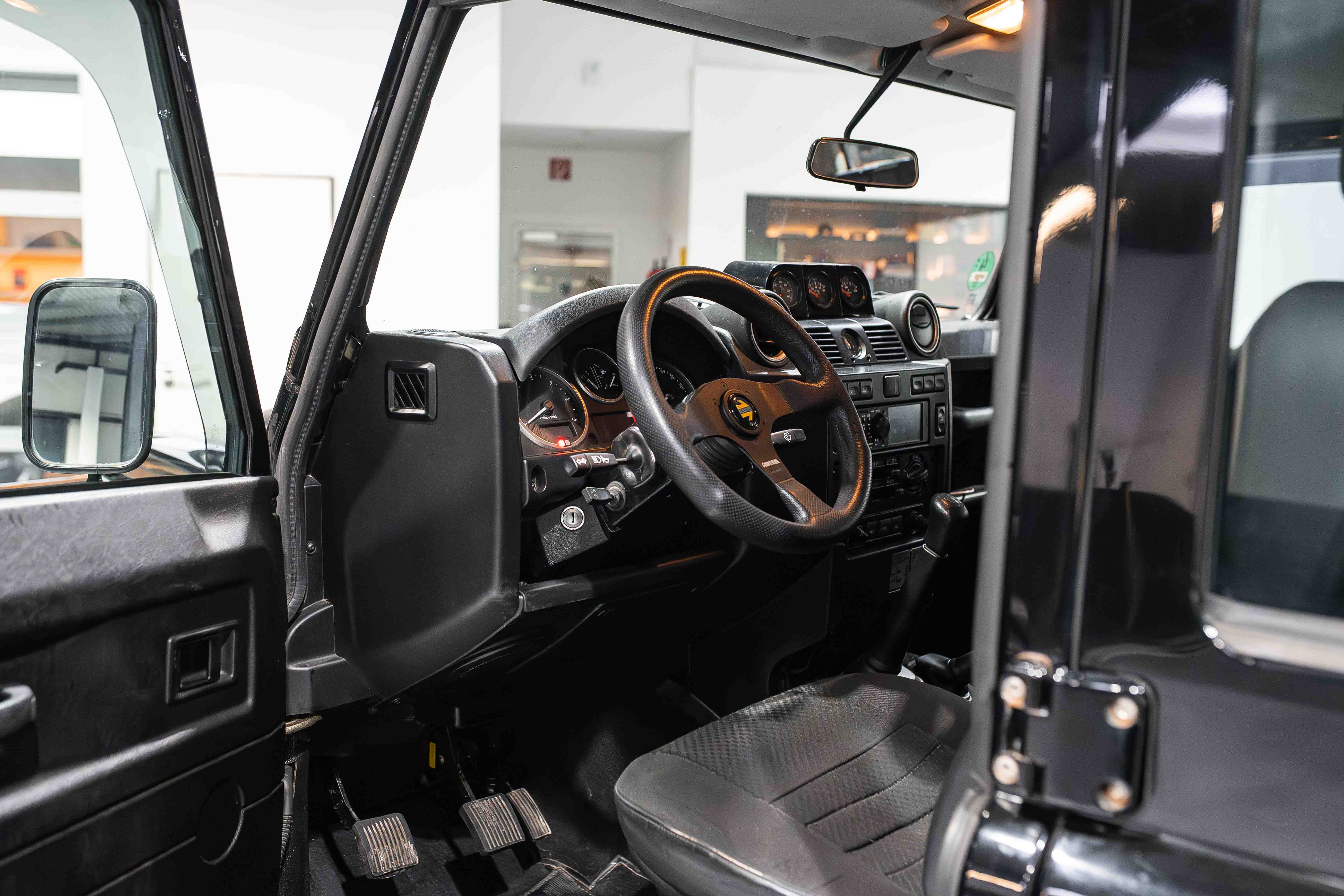 Land Rover Defender 110 TD4 Cargo