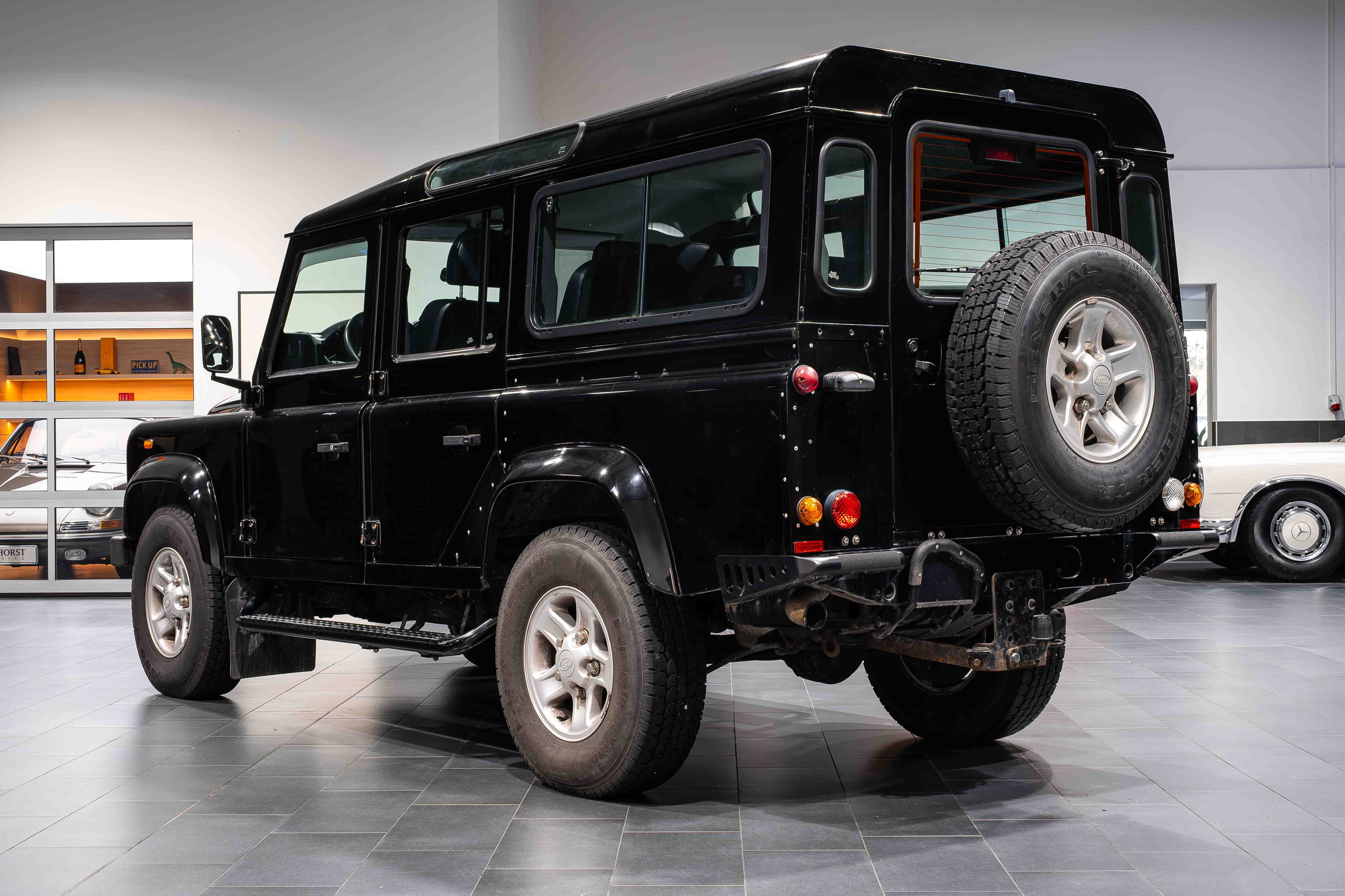 Land Rover Defender 110 TD4 Cargo