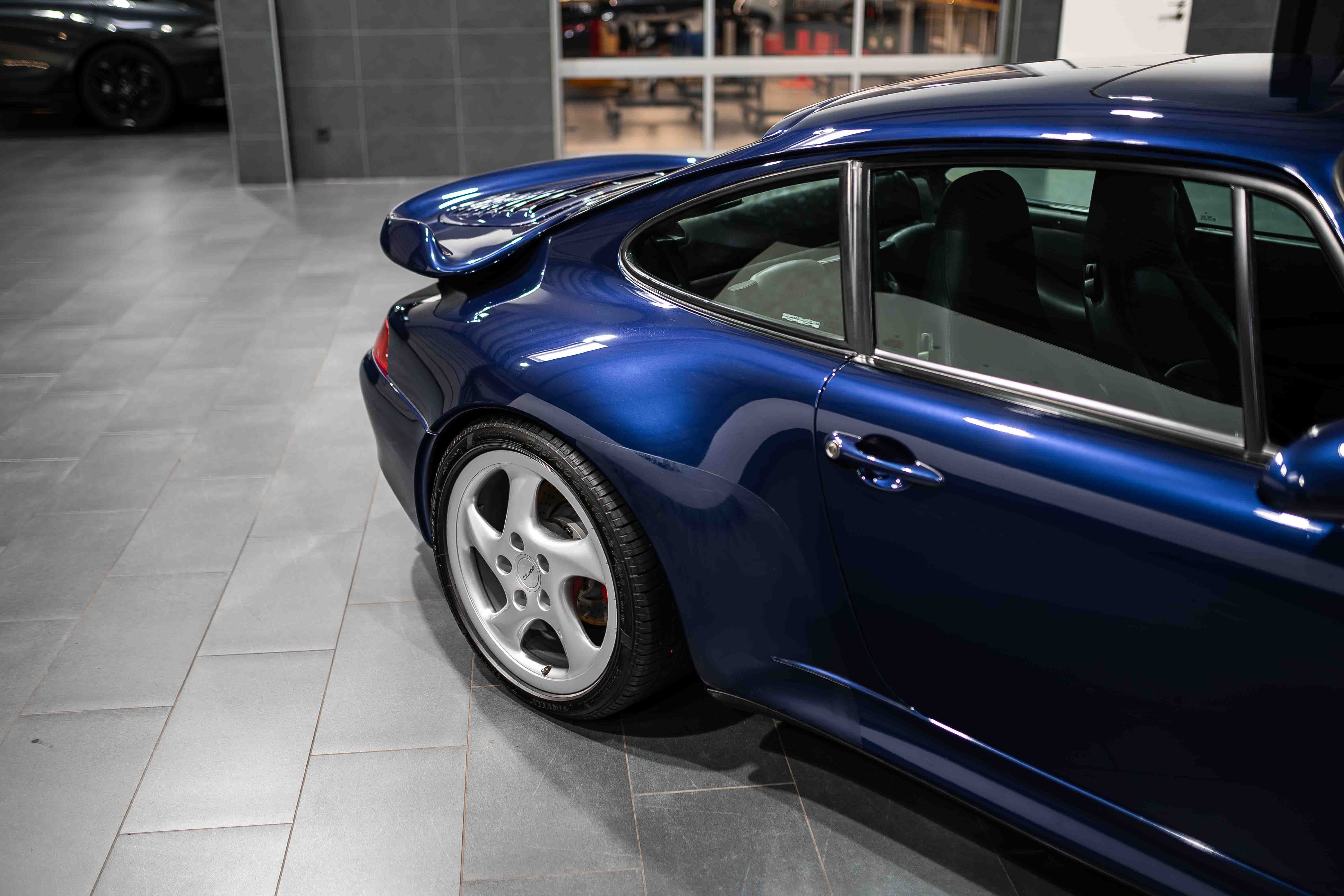 Porsche 993 Iris Blau Metallic