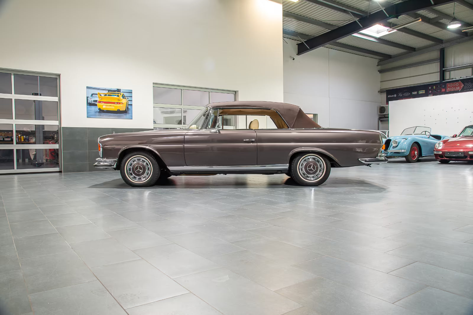 Mercedes-Benz W111 280 SE 3.5 Cabriolet