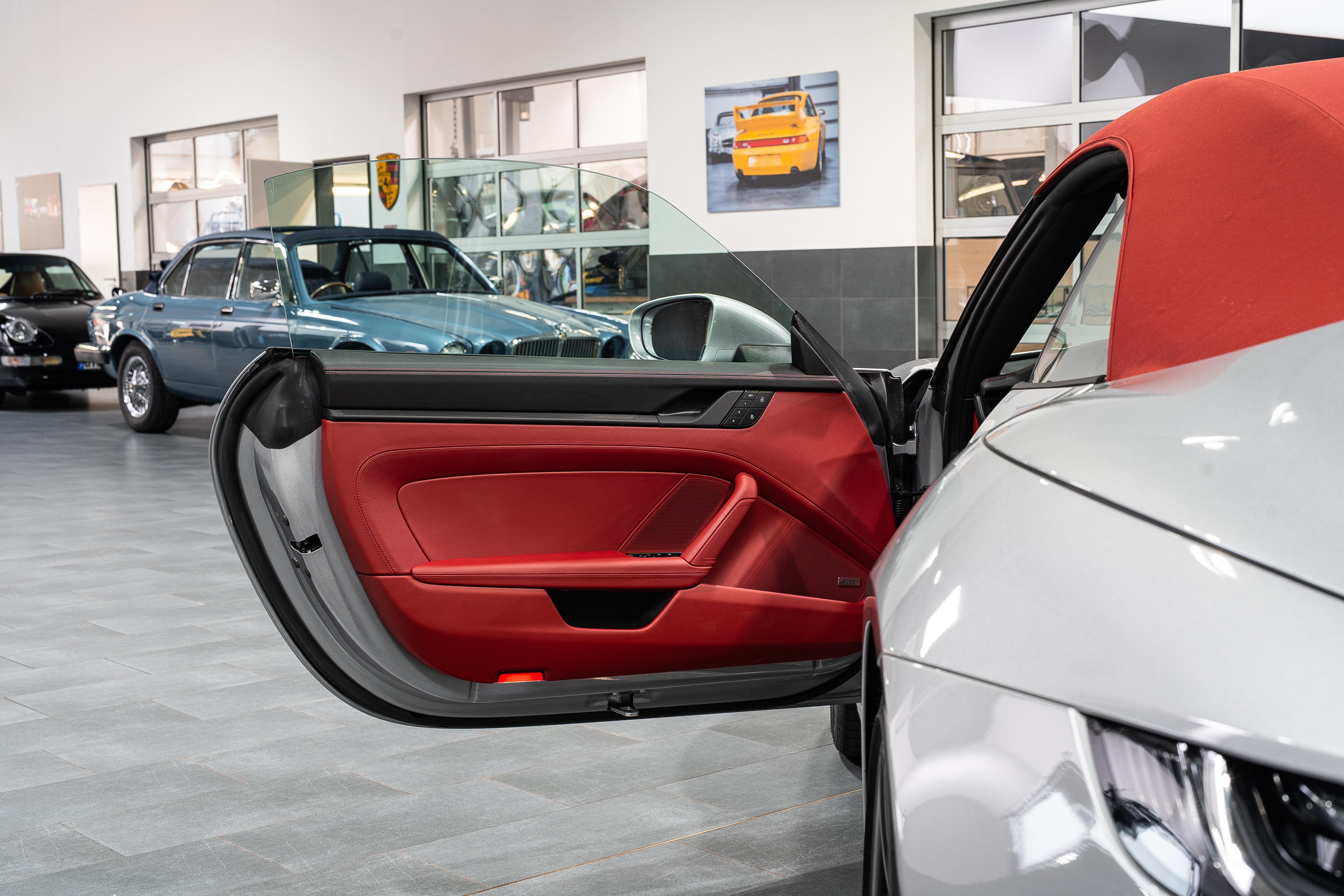 Porsche 992 911 Carrera GTS Cabriolet