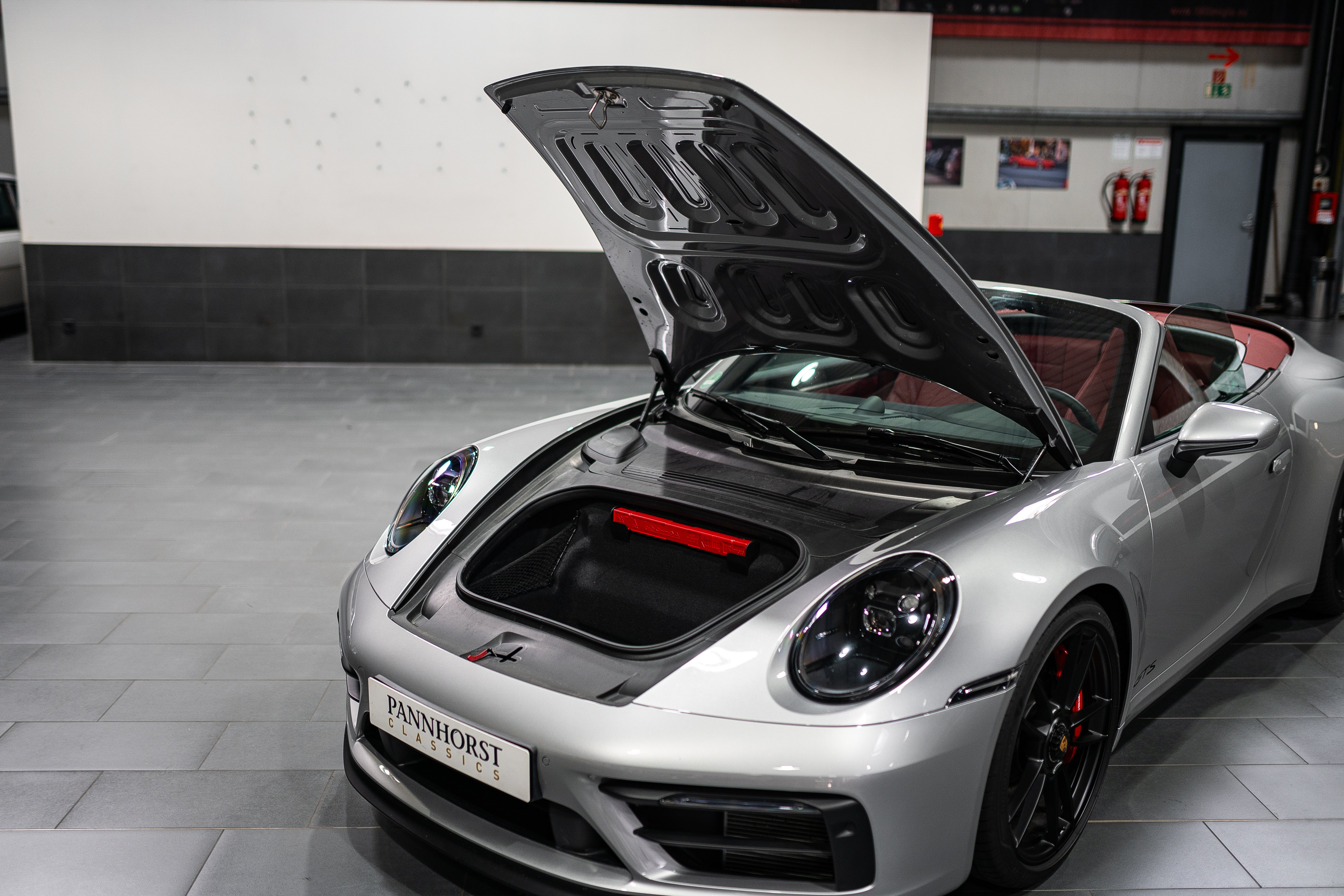 Porsche 992 911 Carrera GTS Cabriolet