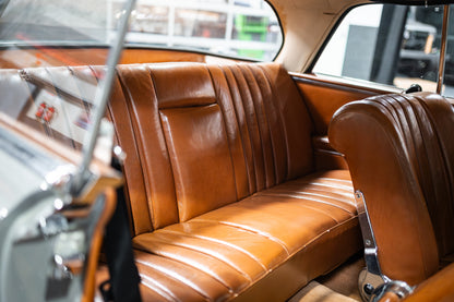Mercedes-Benz 220 SE W111