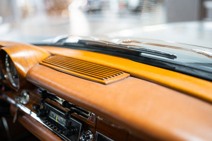Mercedes-Benz 220 SE W111