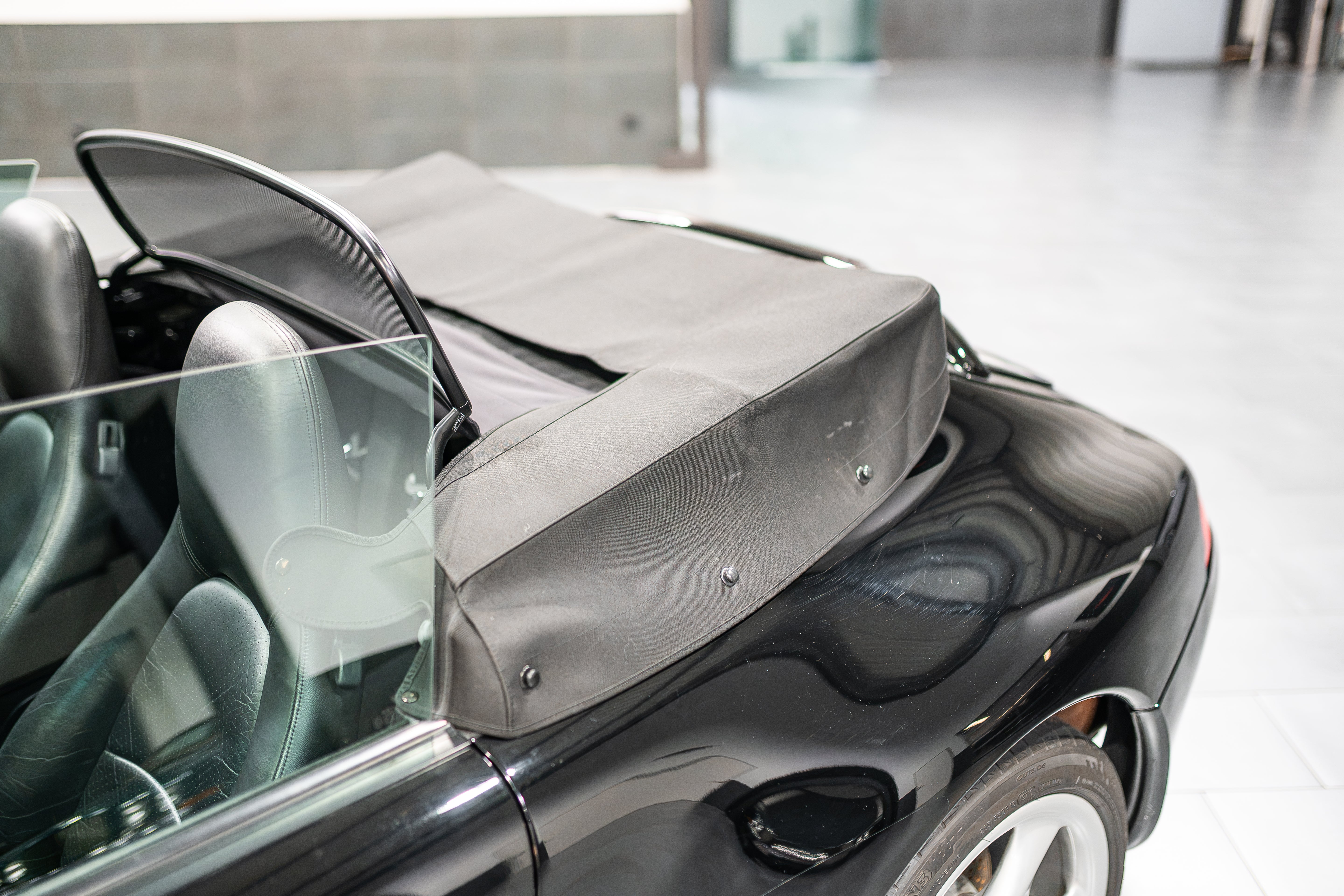 Porsche 911 (993) Carrera Cabriolet