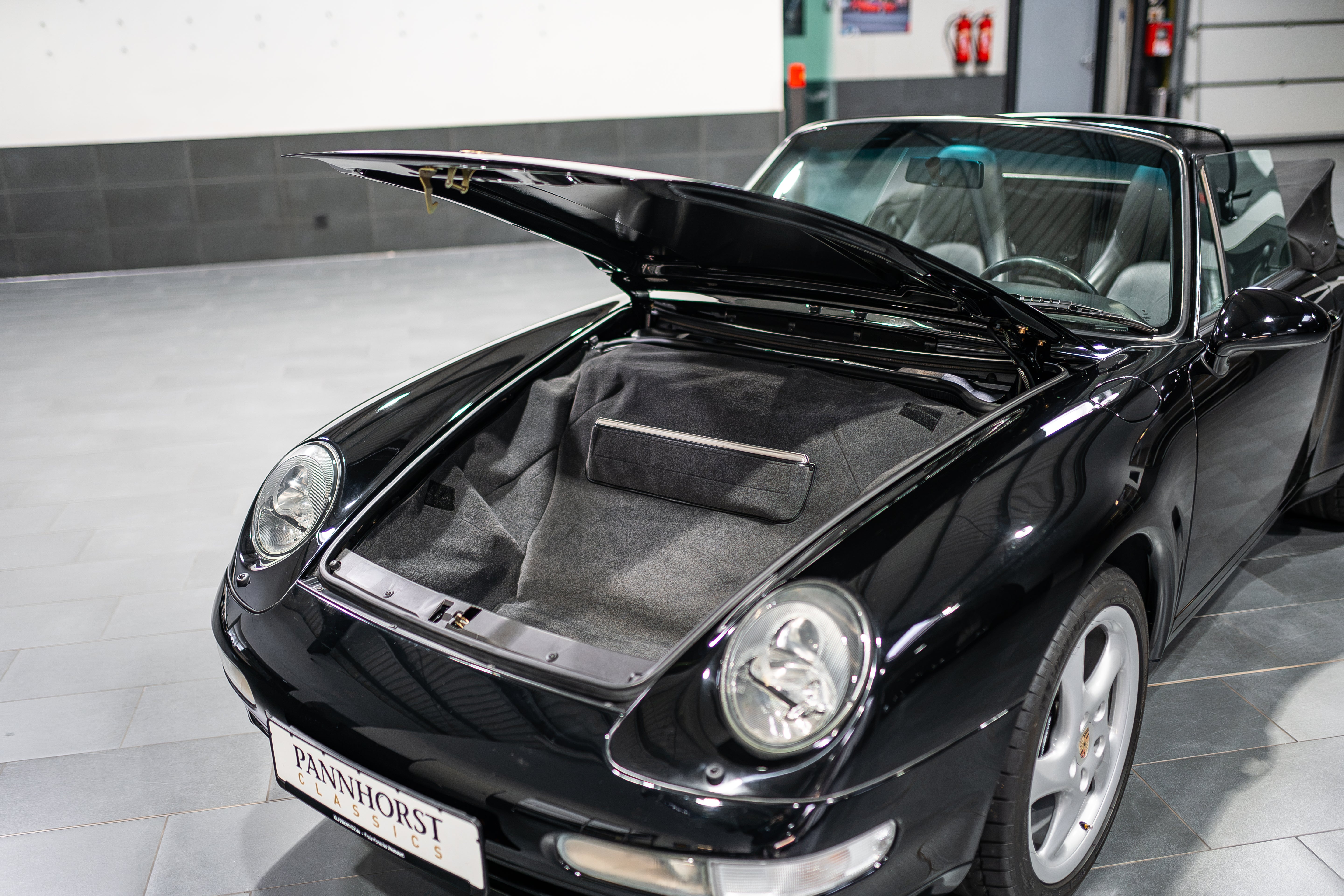 Porsche 911 (993) Carrera Cabriolet