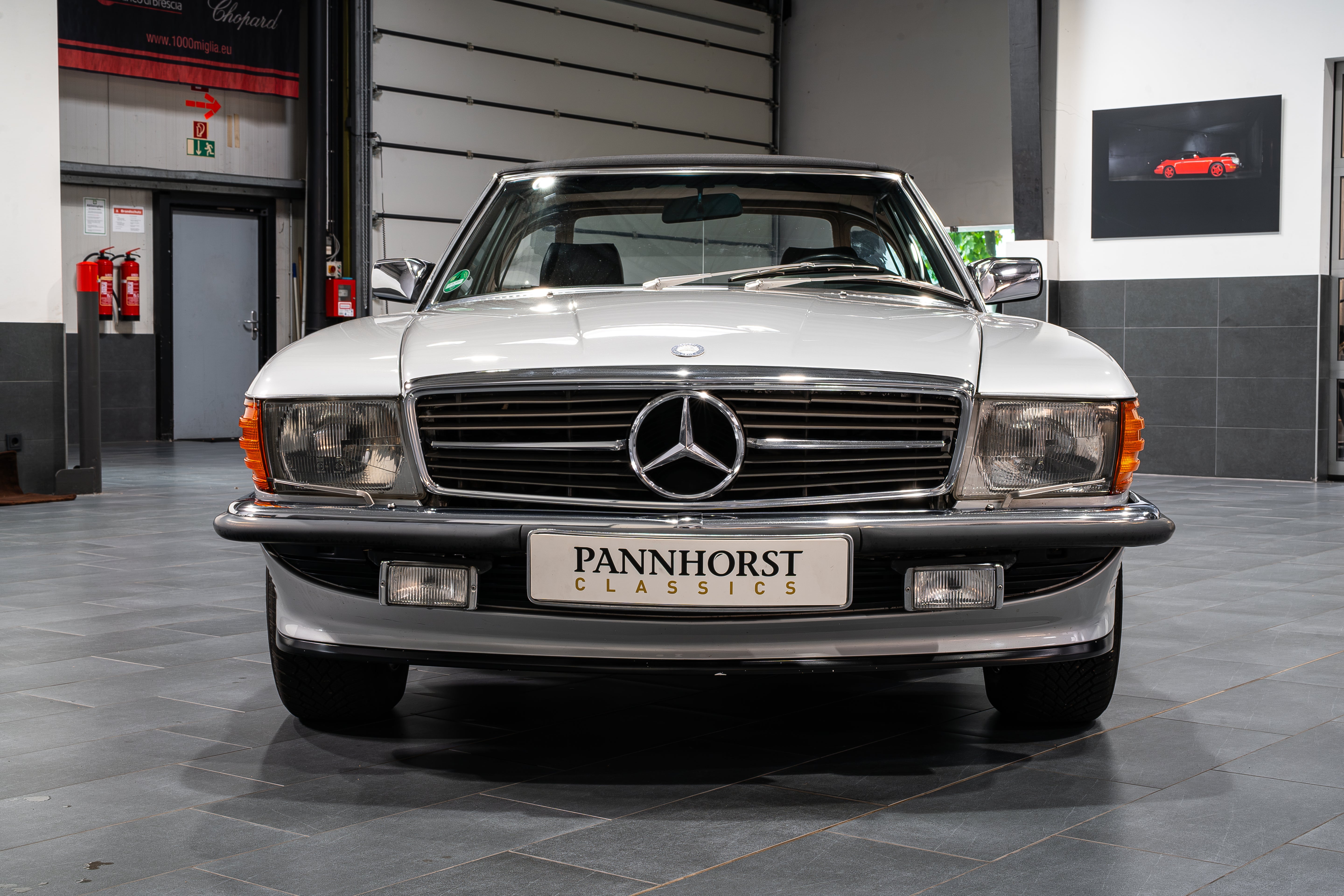 Mercedes-Benz R107 500 SL