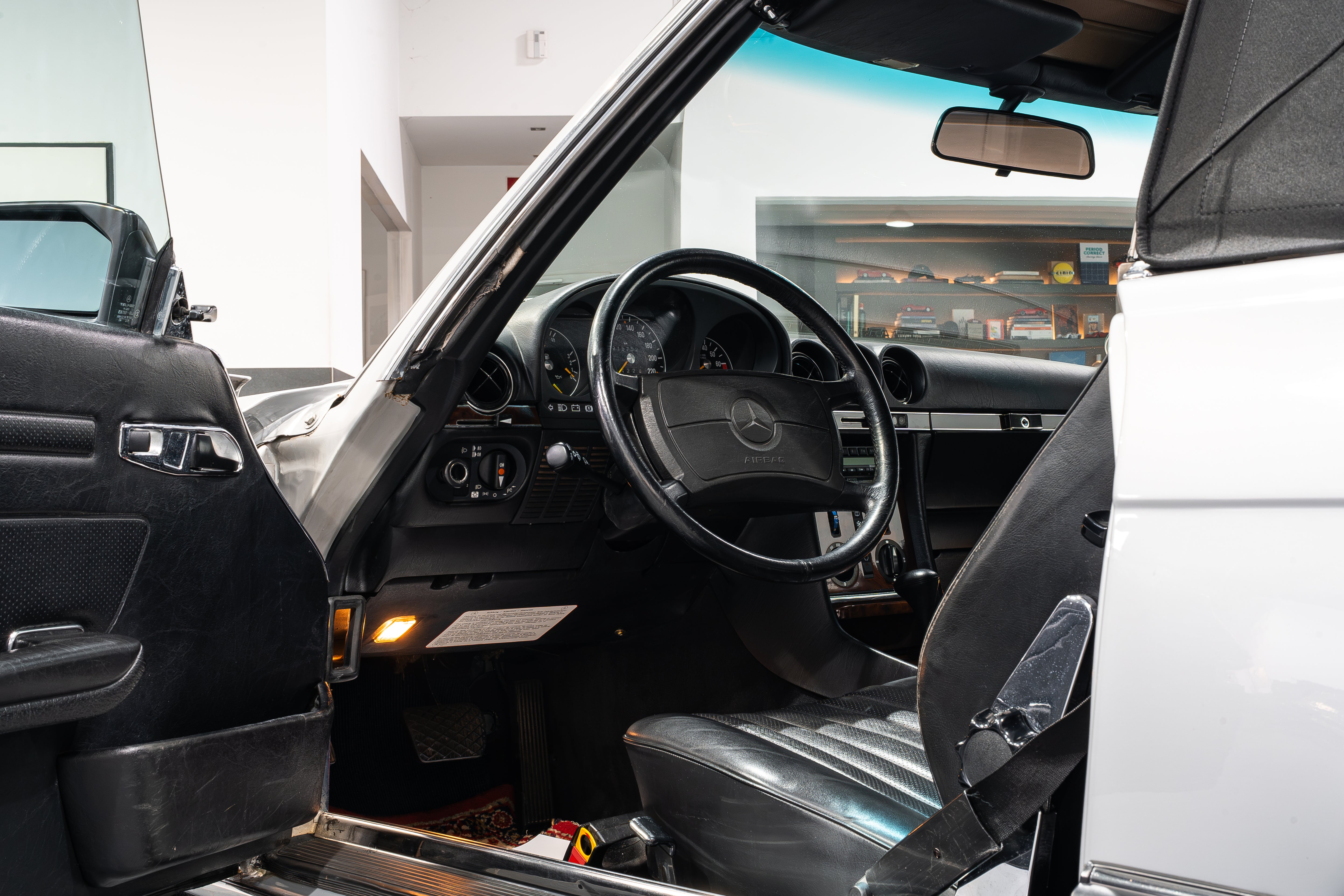 Mercedes-Benz R107 500 SL