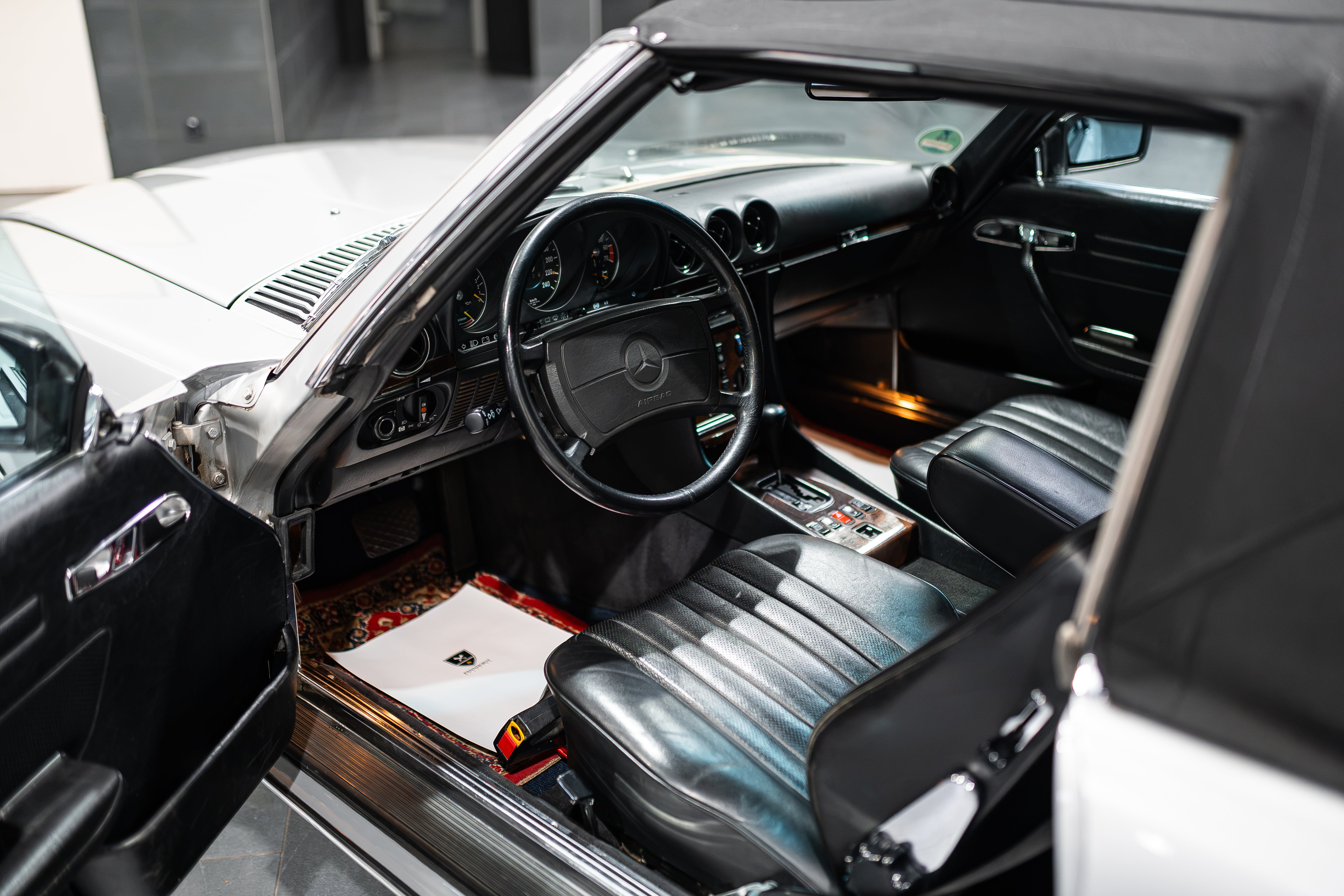 Mercedes-Benz R107 500 SL