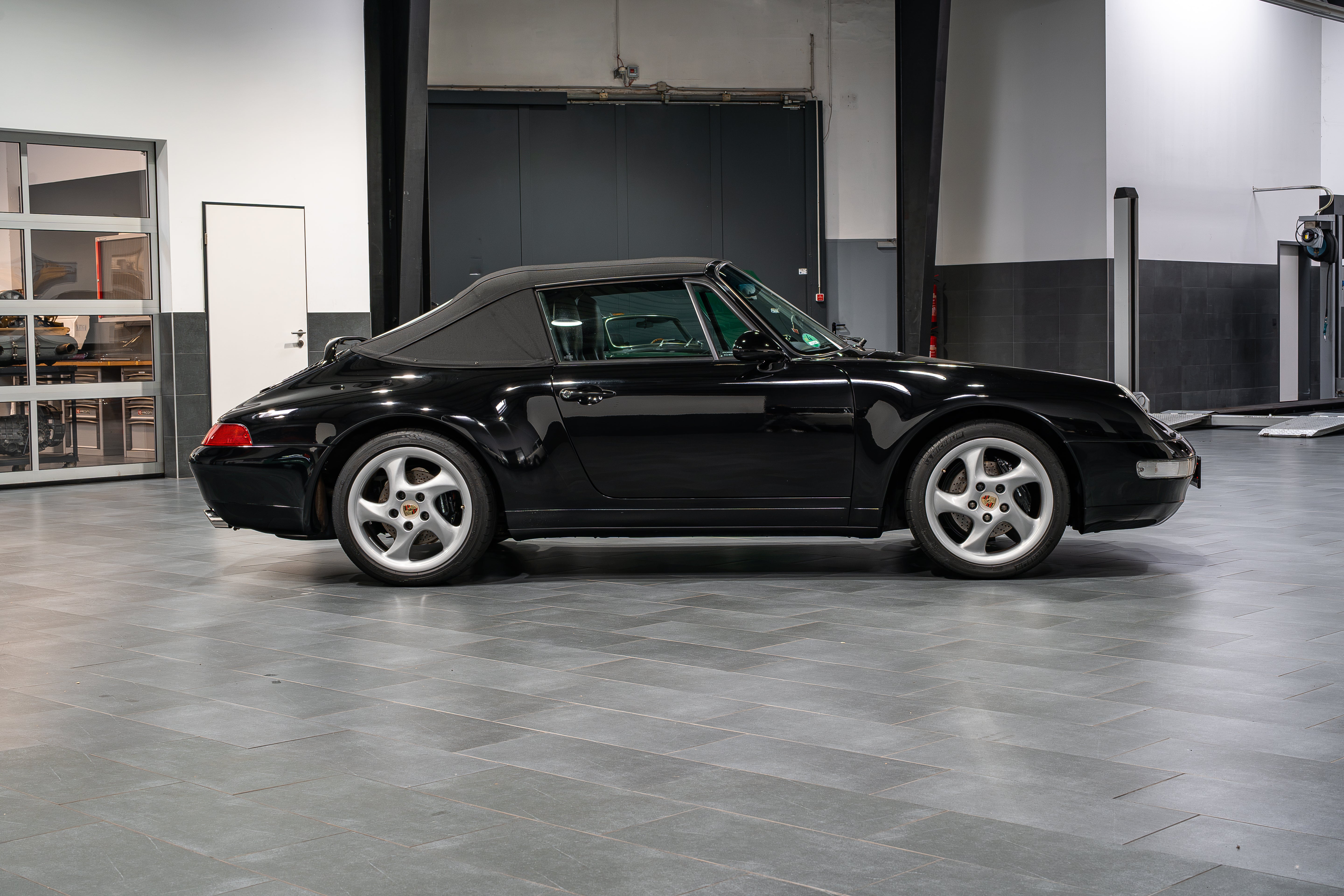 Porsche 911 (993) Carrera Cabriolet
