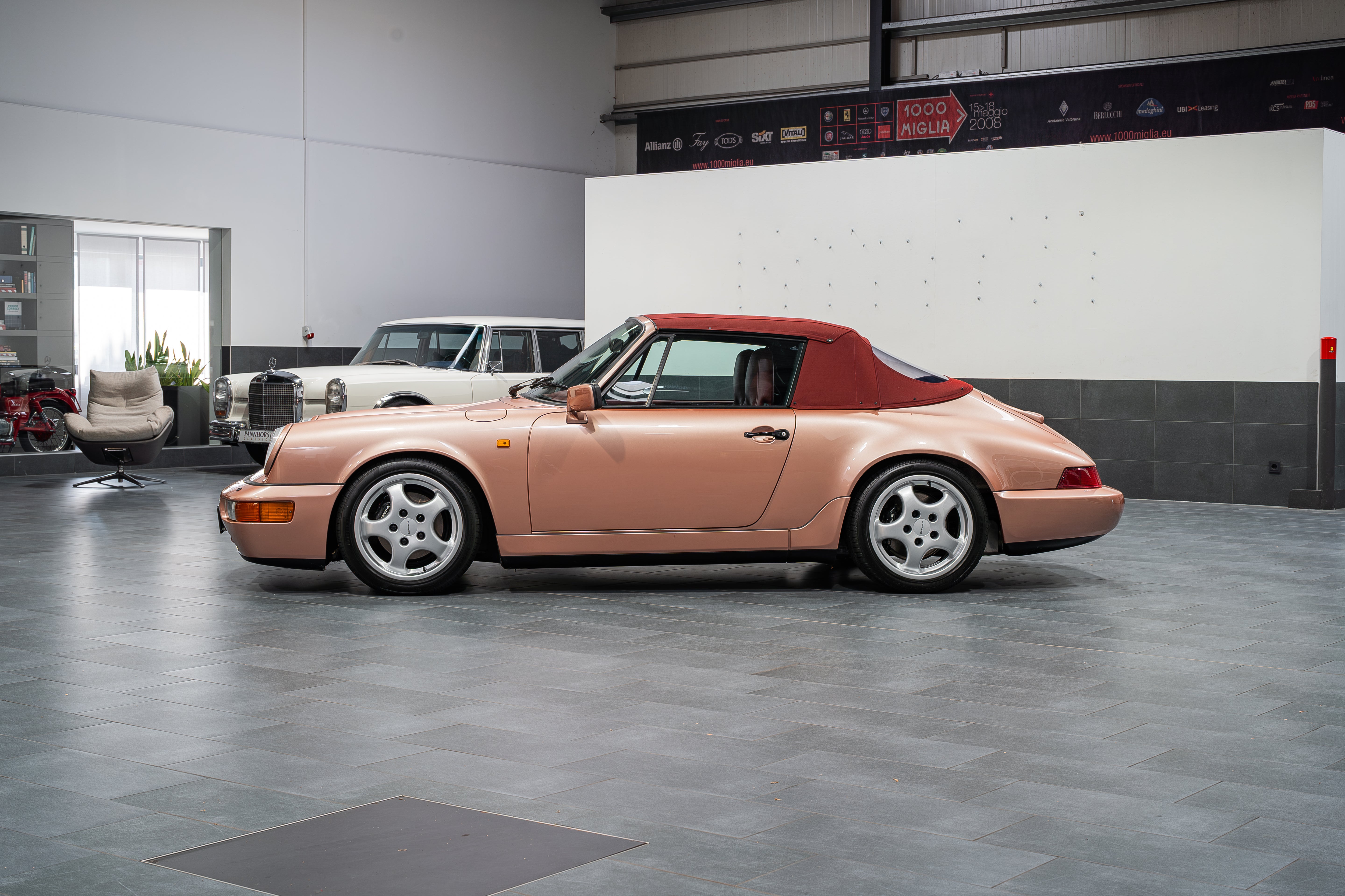 Porsche 964 Carrera 4 Cabriolet