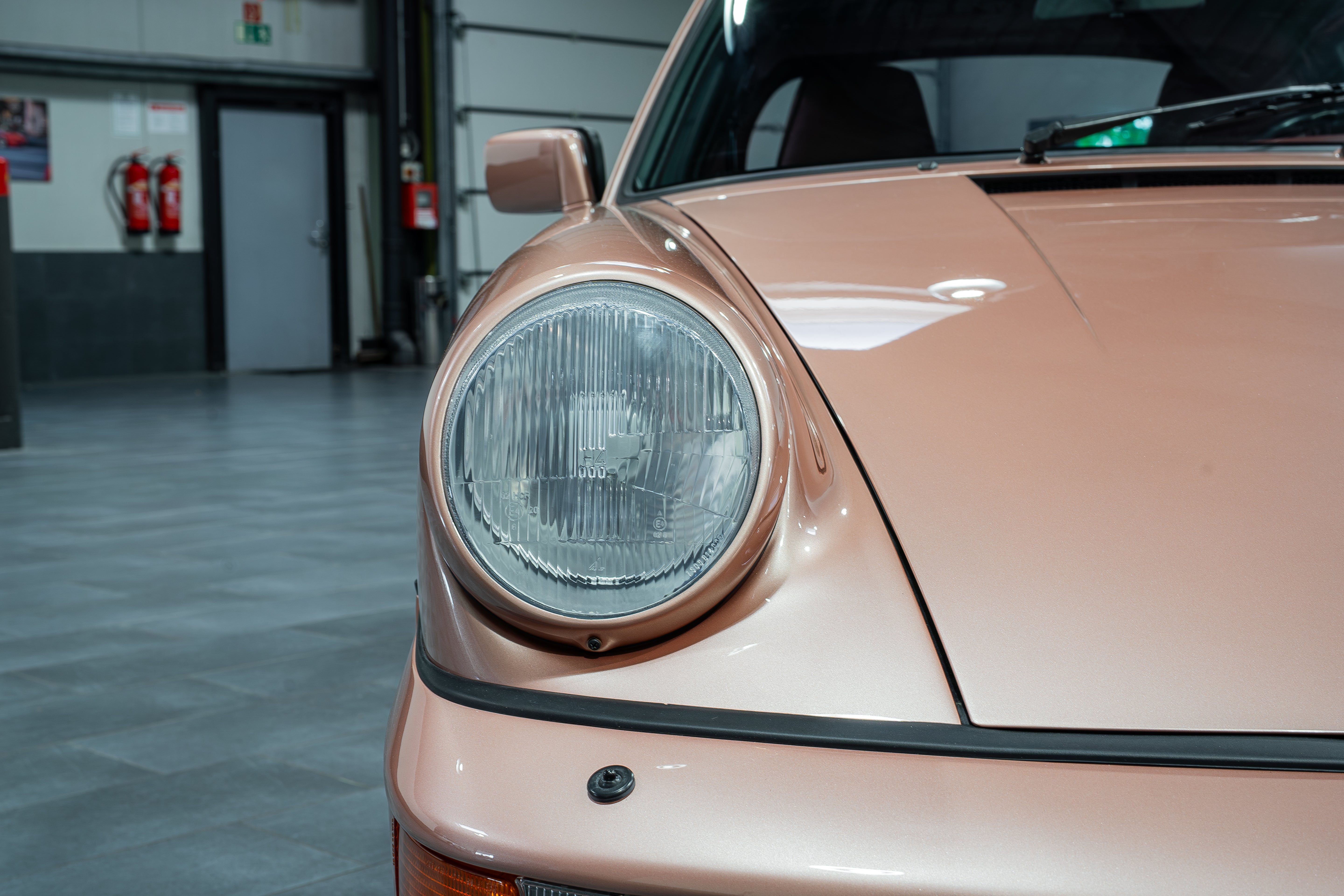 Porsche 964 Carrera 4 Cabriolet