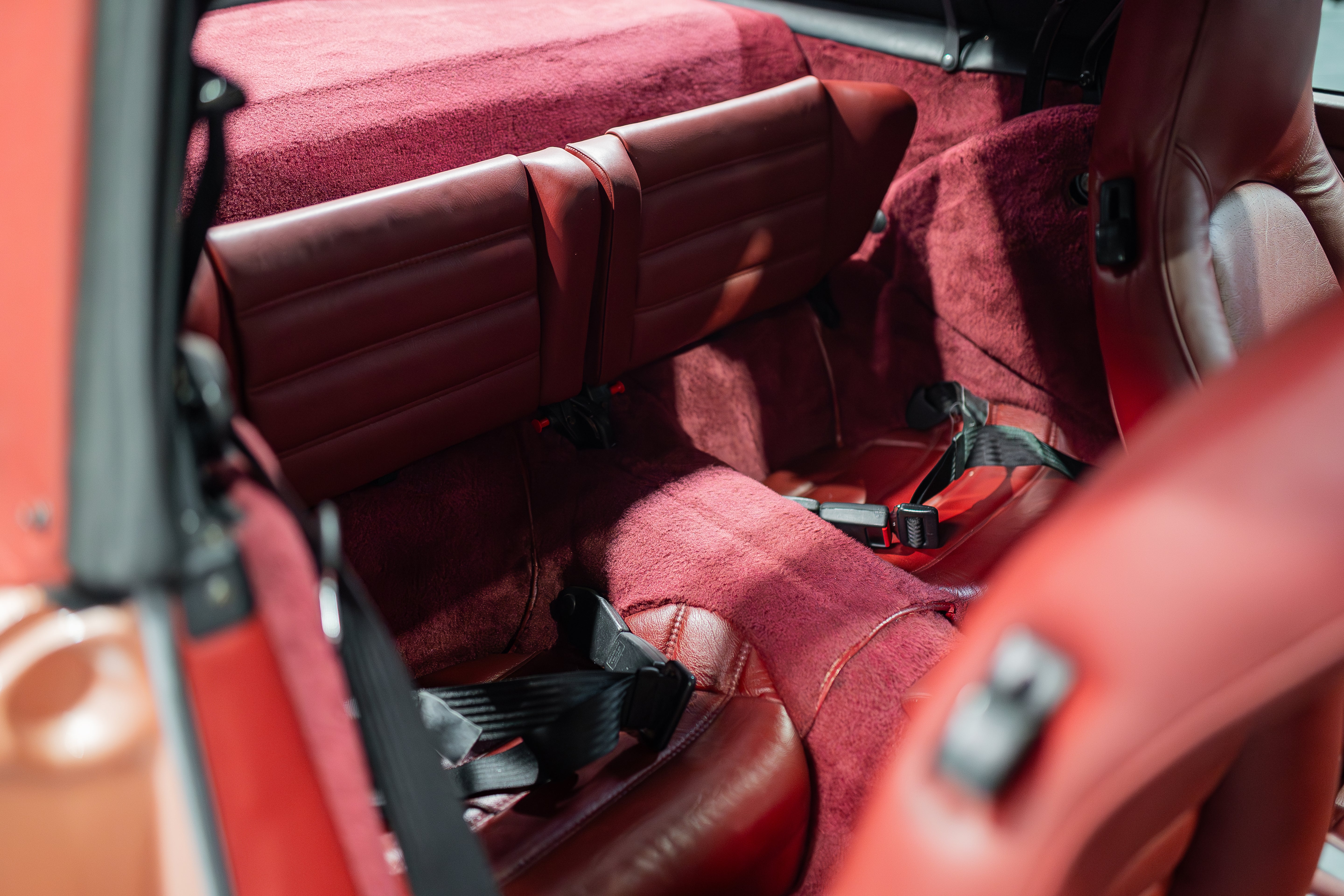 Porsche 964 Carrera 4 Cabriolet