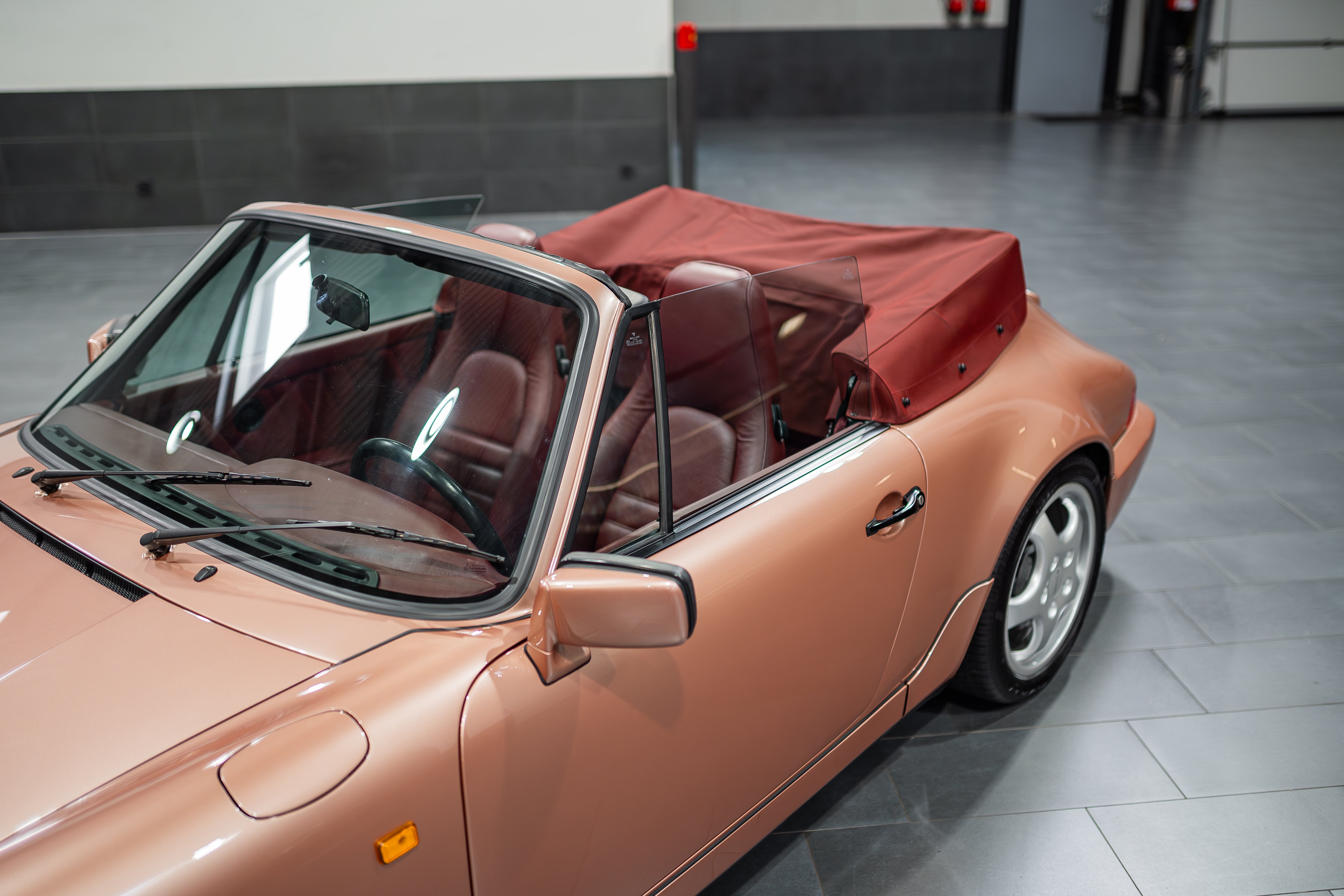 Porsche 964 Carrera 4 Cabriolet