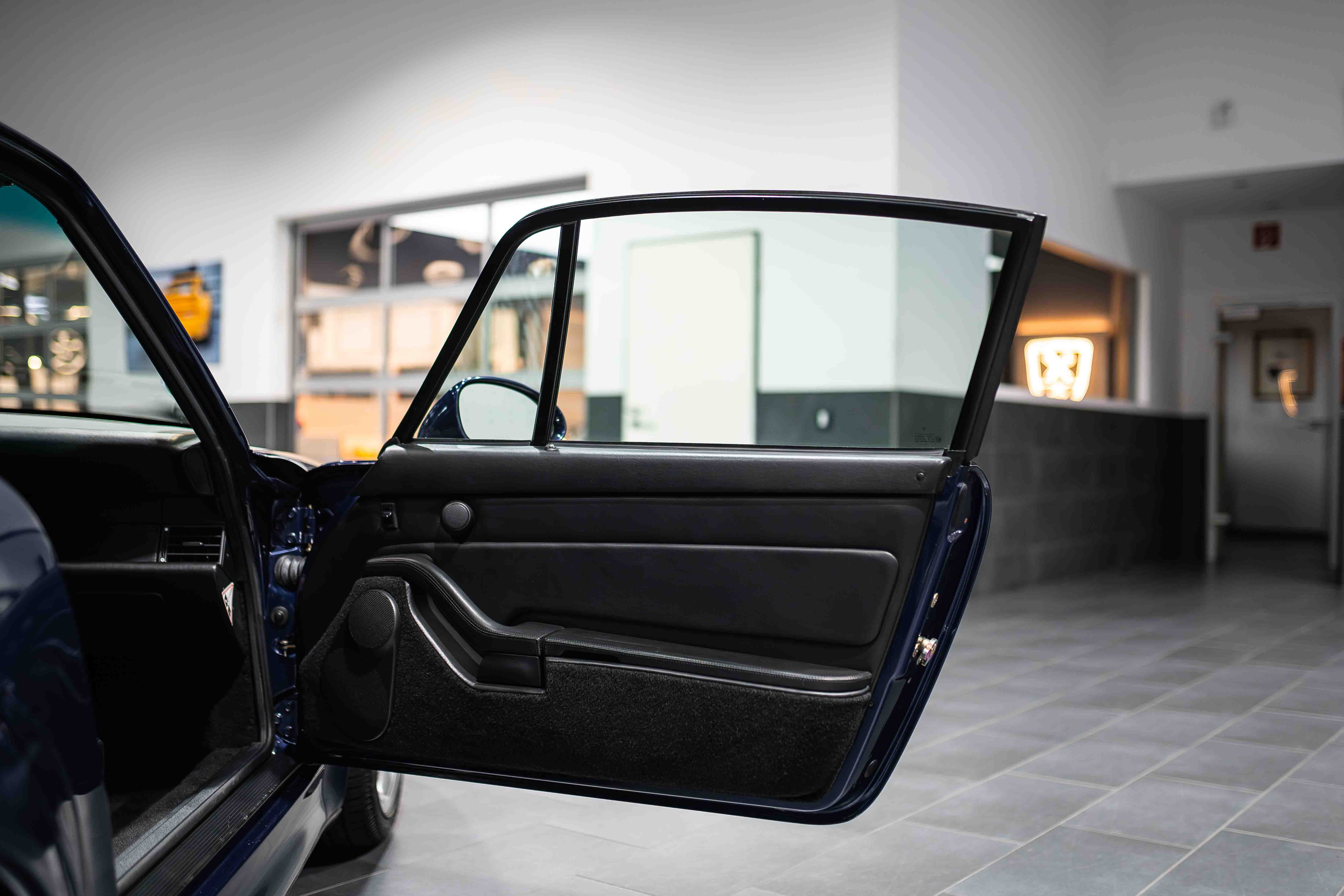 Porsche 993 Iris Blau Metallic