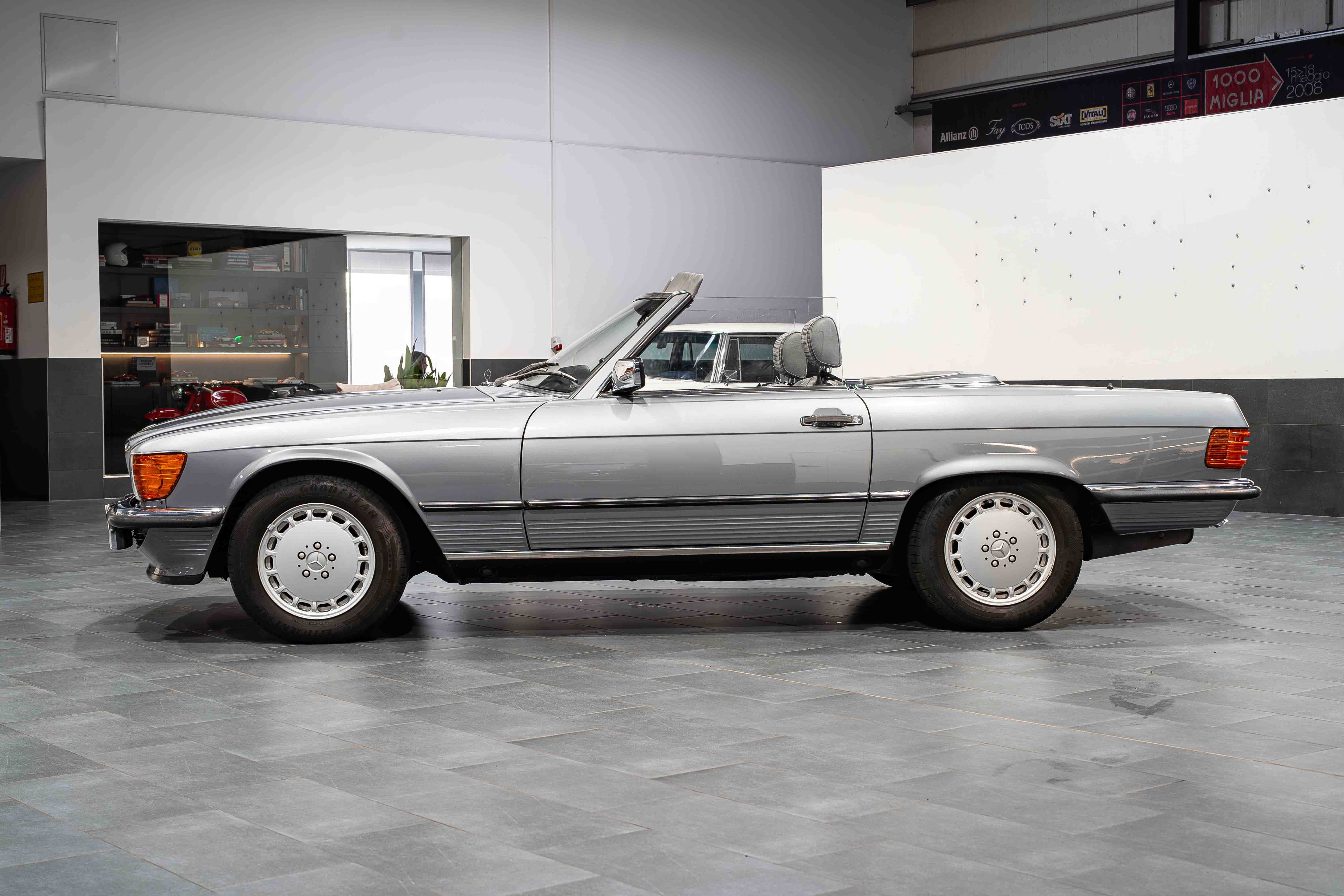 Mercedes-Benz 300 SL, 1987, Benzin, Schaltgetriebe