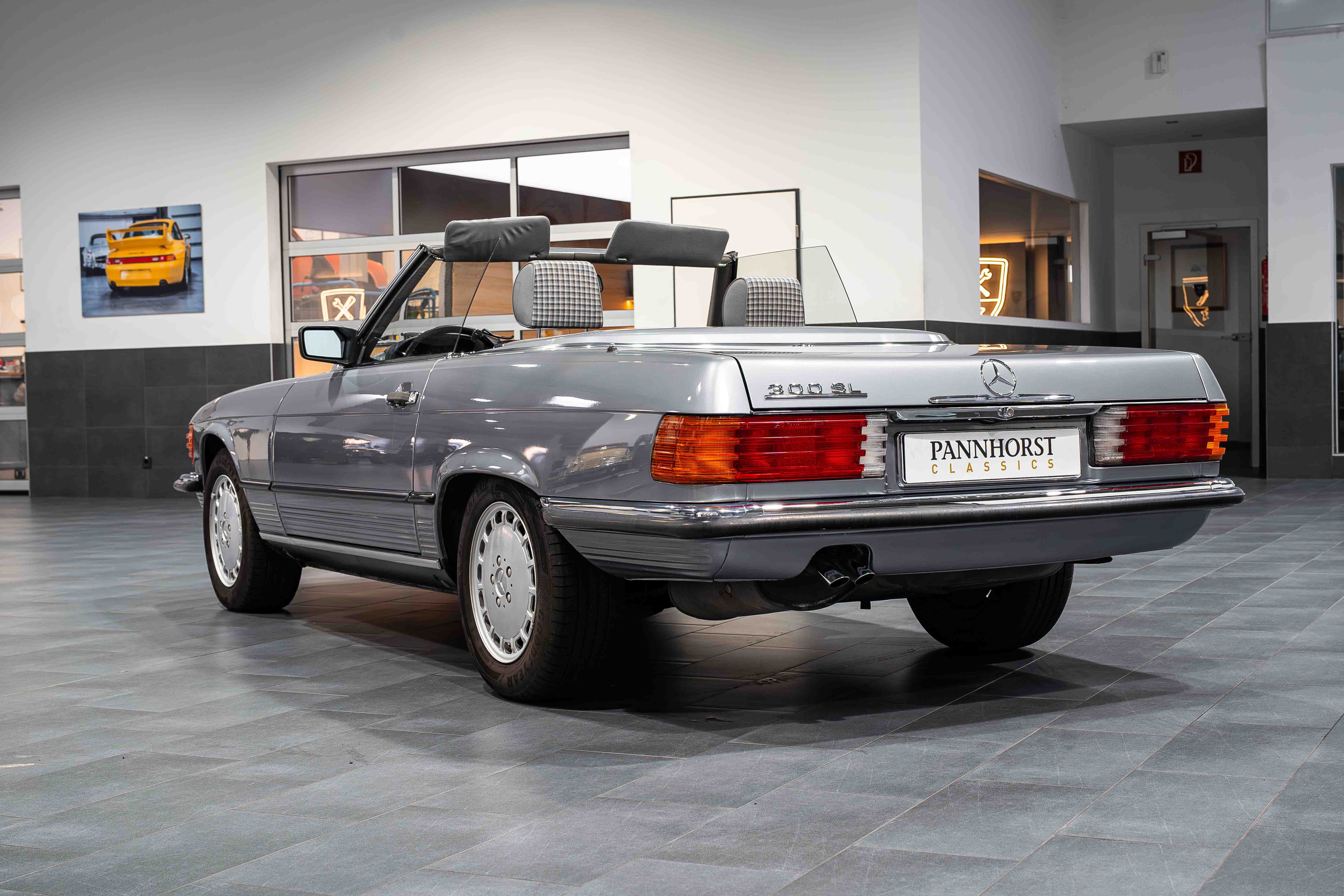 Mercedes-Benz 300 SL, 1987, Benzin, Schaltgetriebe