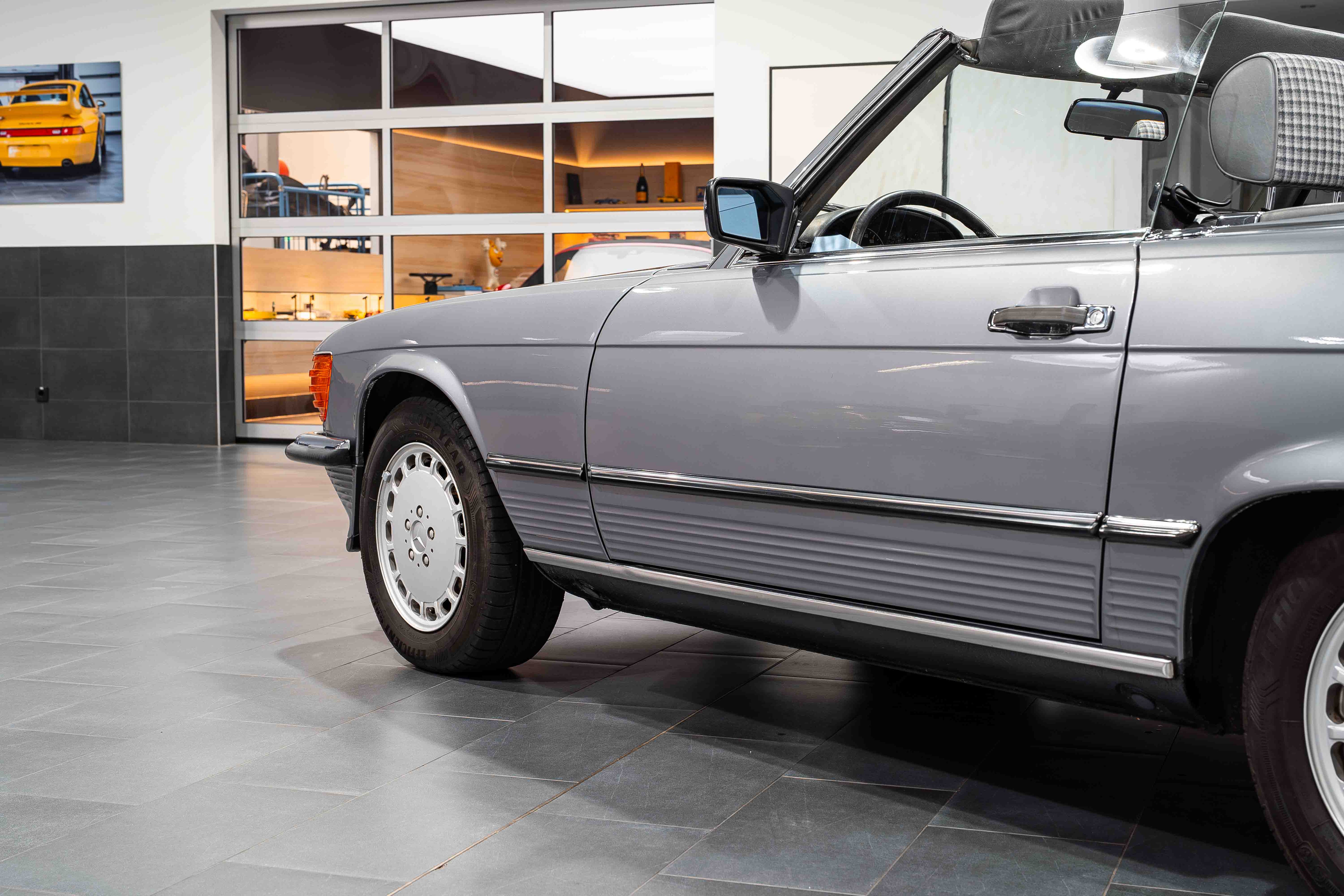 Mercedes-Benz 300 SL, 1987, Benzin, Schaltgetriebe