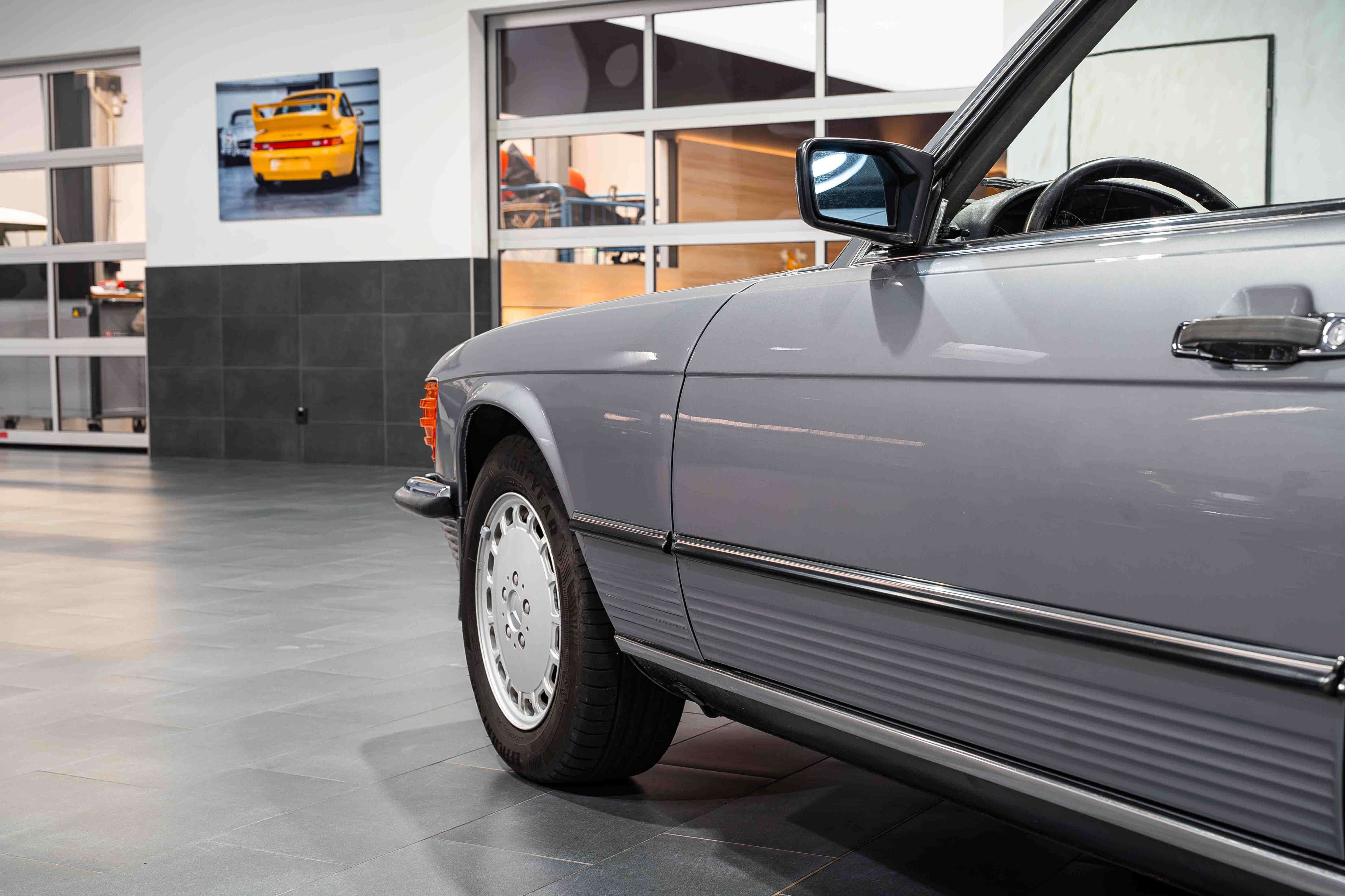 Mercedes-Benz 300 SL, 1987, Benzin, Schaltgetriebe
