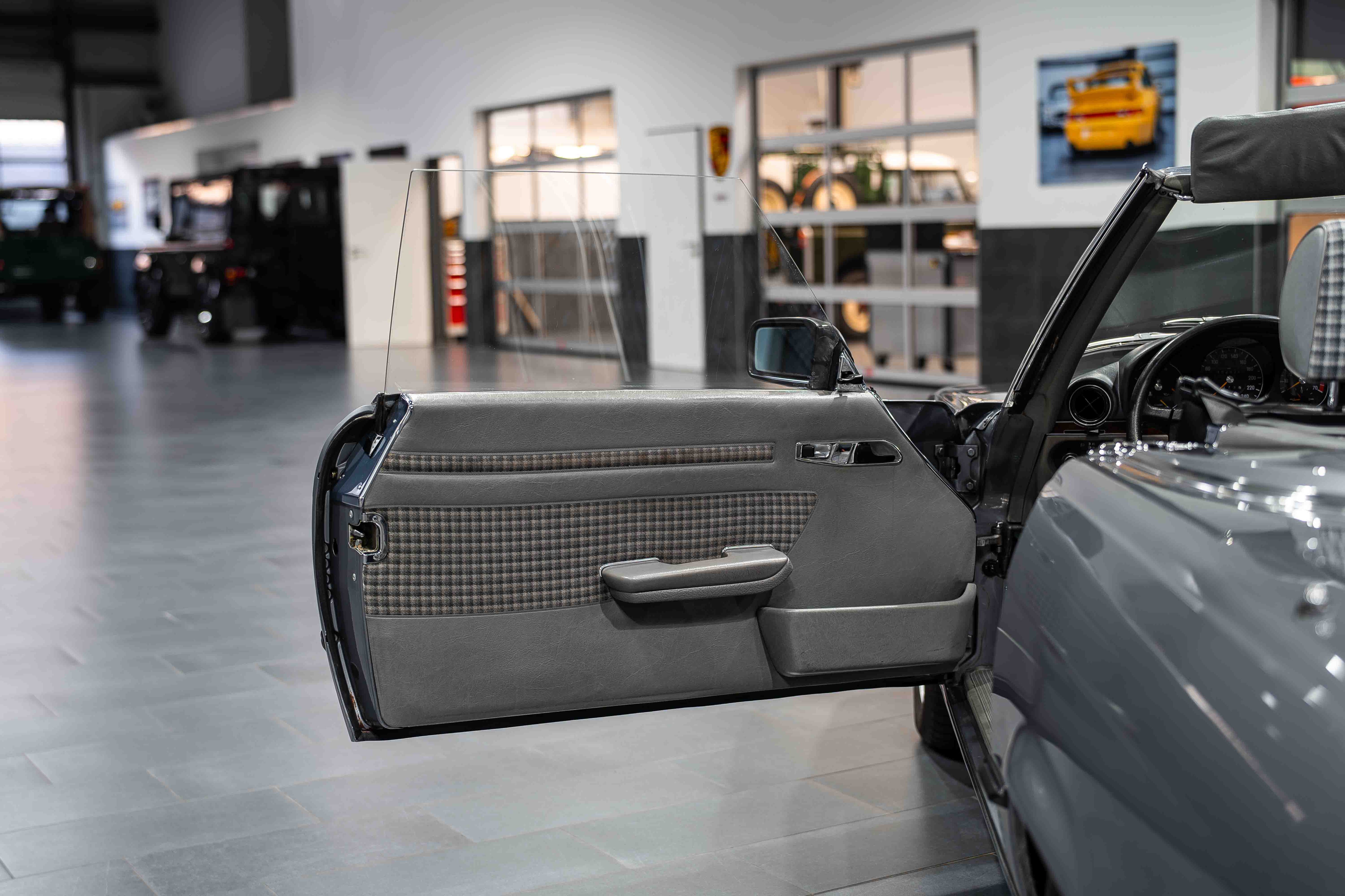 Mercedes-Benz 300 SL, 1987, Benzin, Schaltgetriebe