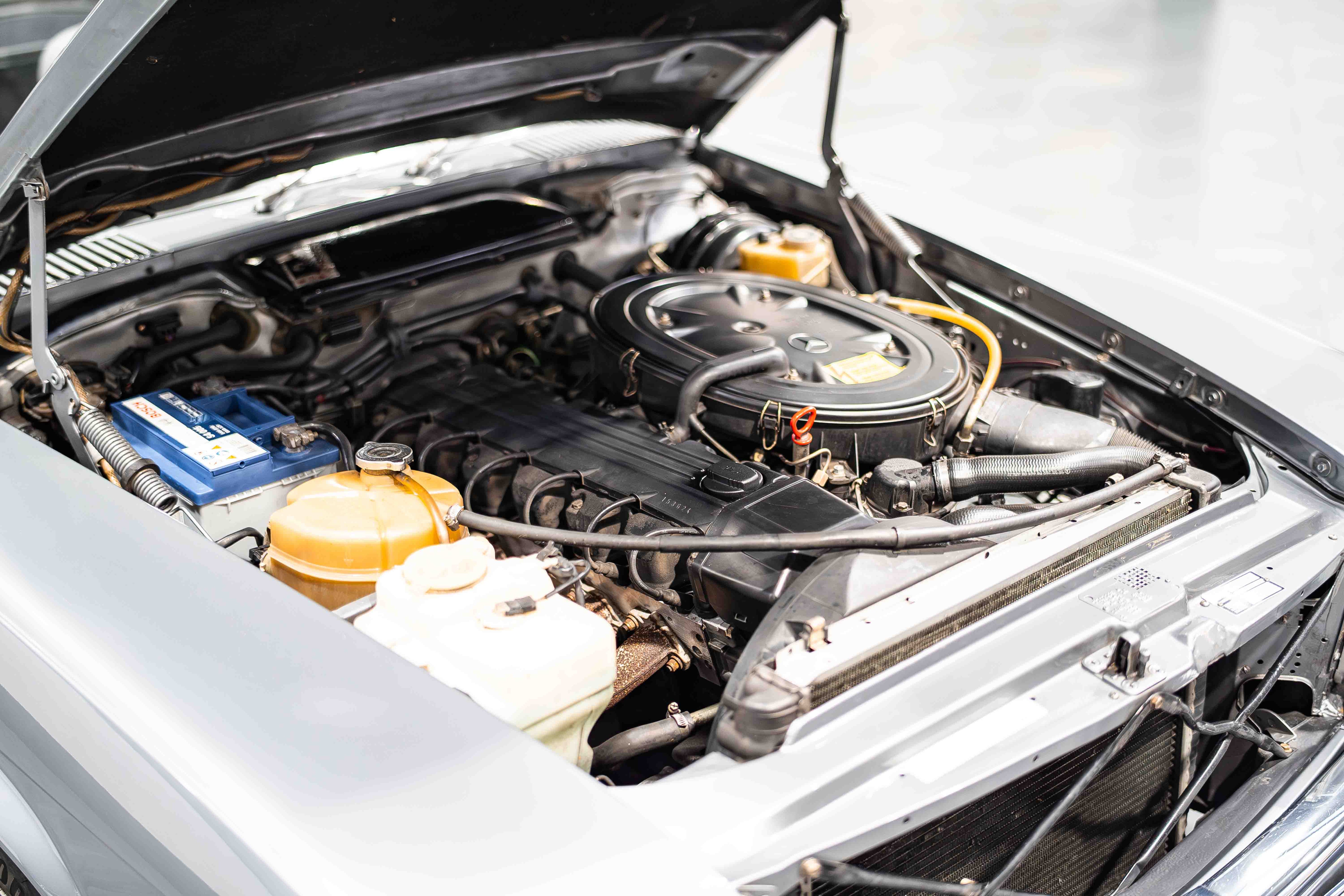 Mercedes-Benz 300 SL, 1987, Benzin, Schaltgetriebe