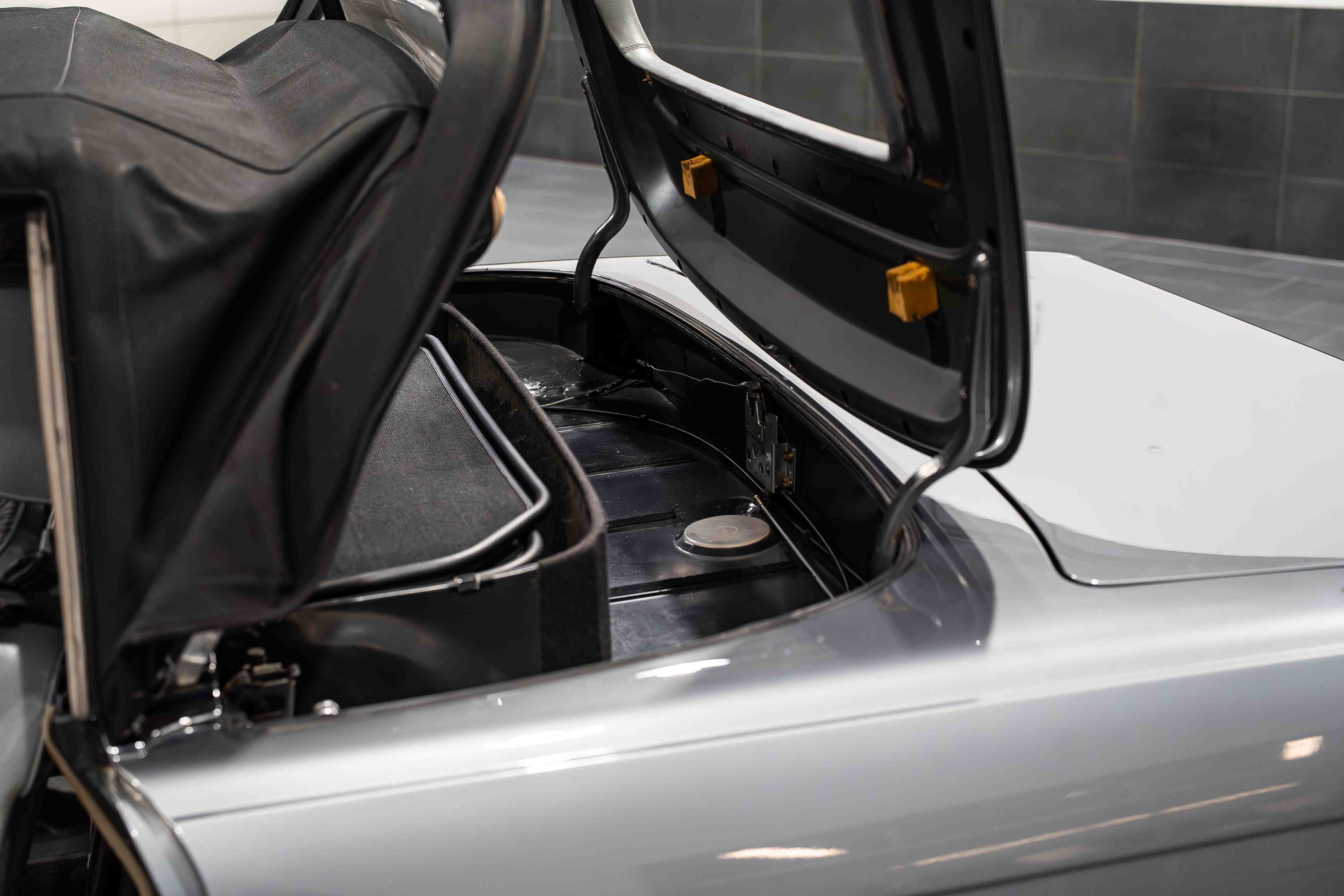 Mercedes-Benz 300 SL, 1987, Benzin, Schaltgetriebe