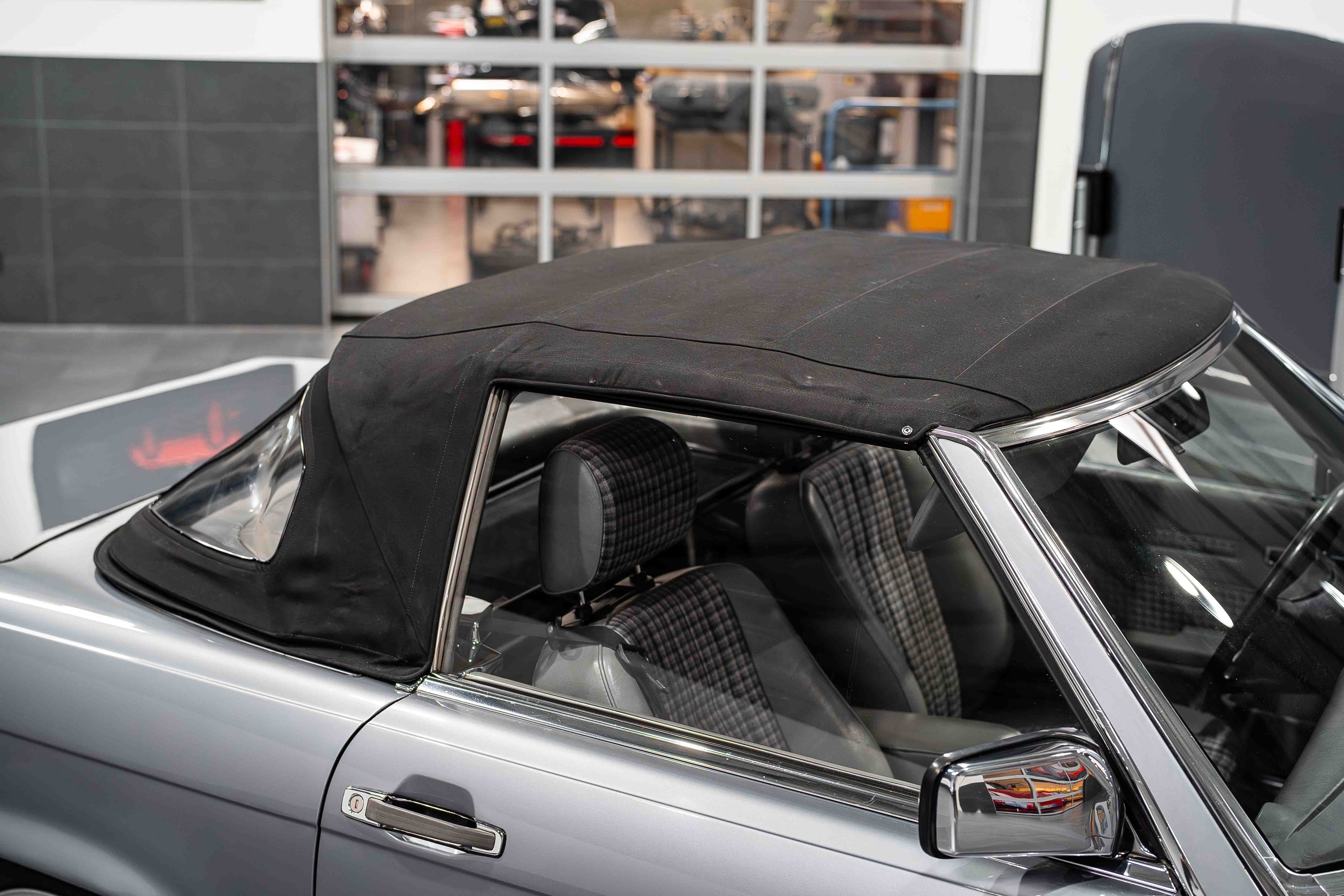 Mercedes-Benz 300 SL, 1987, Benzin, Schaltgetriebe