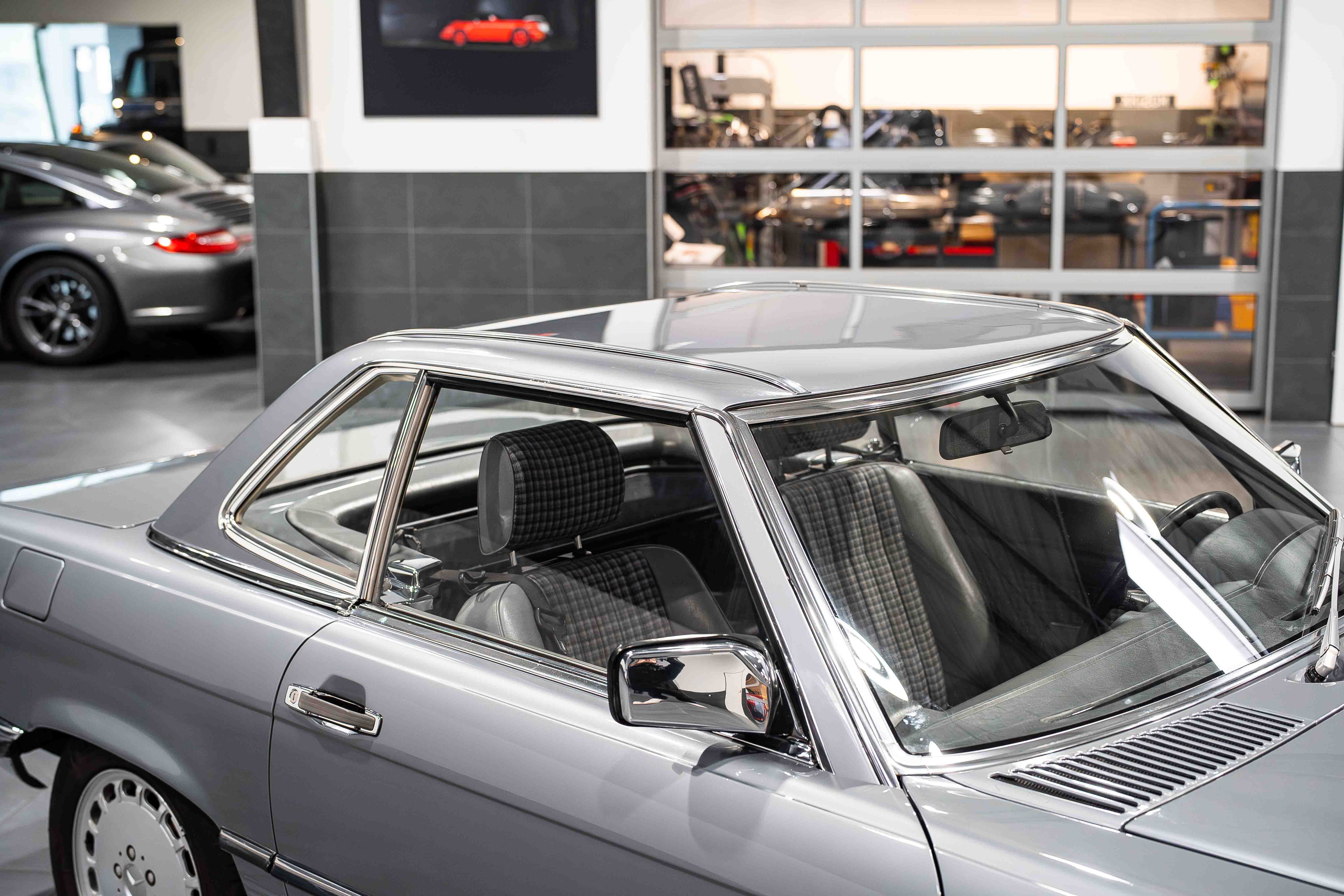 Mercedes-Benz 300 SL, 1987, Benzin, Schaltgetriebe